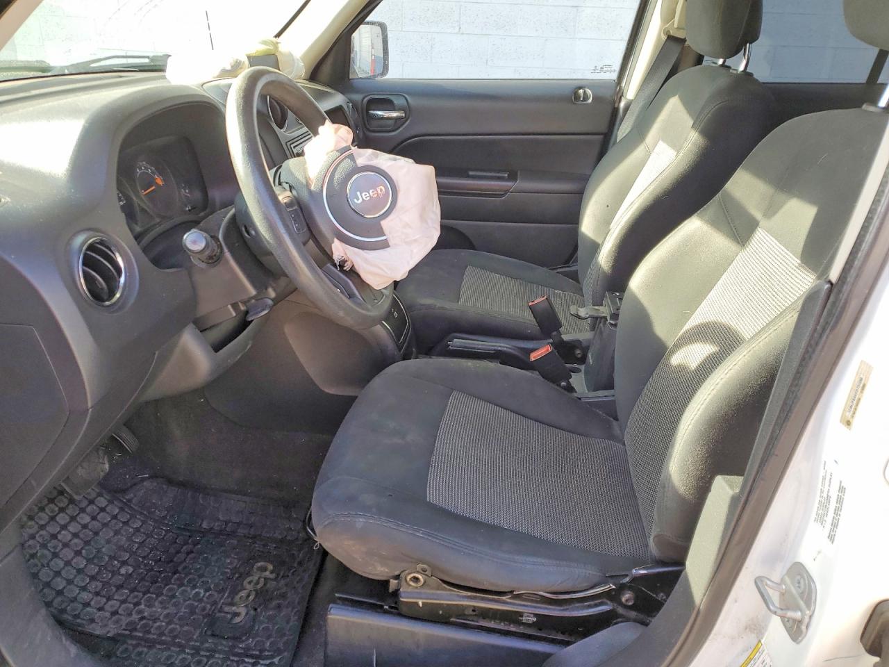 2014 Jeep Patriot Sport White vin: 1C4NJPBAXED731598