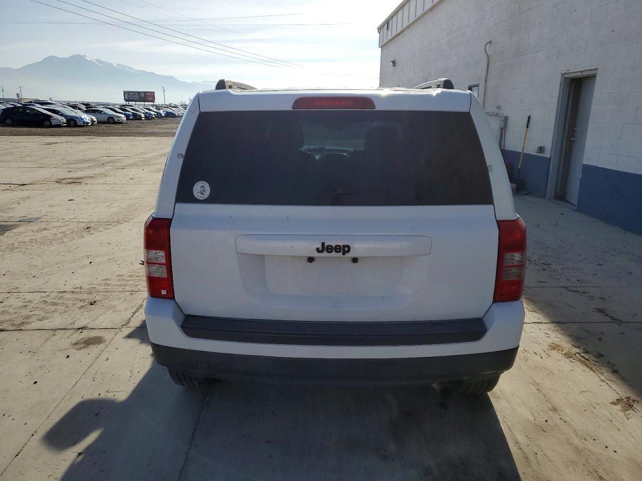 2014 Jeep Patriot Sport White vin: 1C4NJPBAXED731598