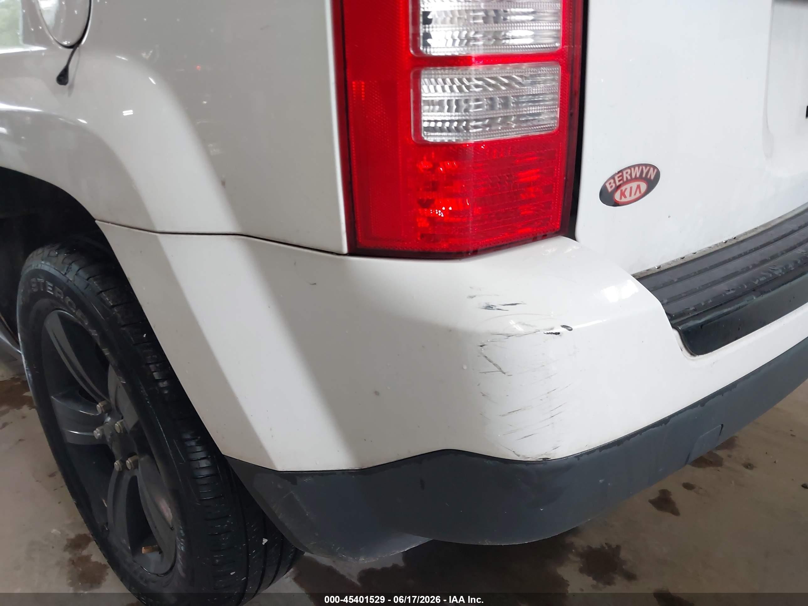 2014 Jeep Patriot Altitude White vin: 1C4NJPBAXED757831