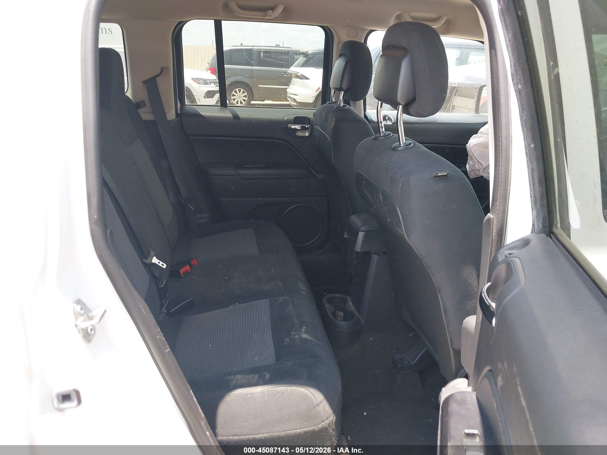 2014 Jeep Patriot Altitude White vin: 1C4NJPBAXED893182