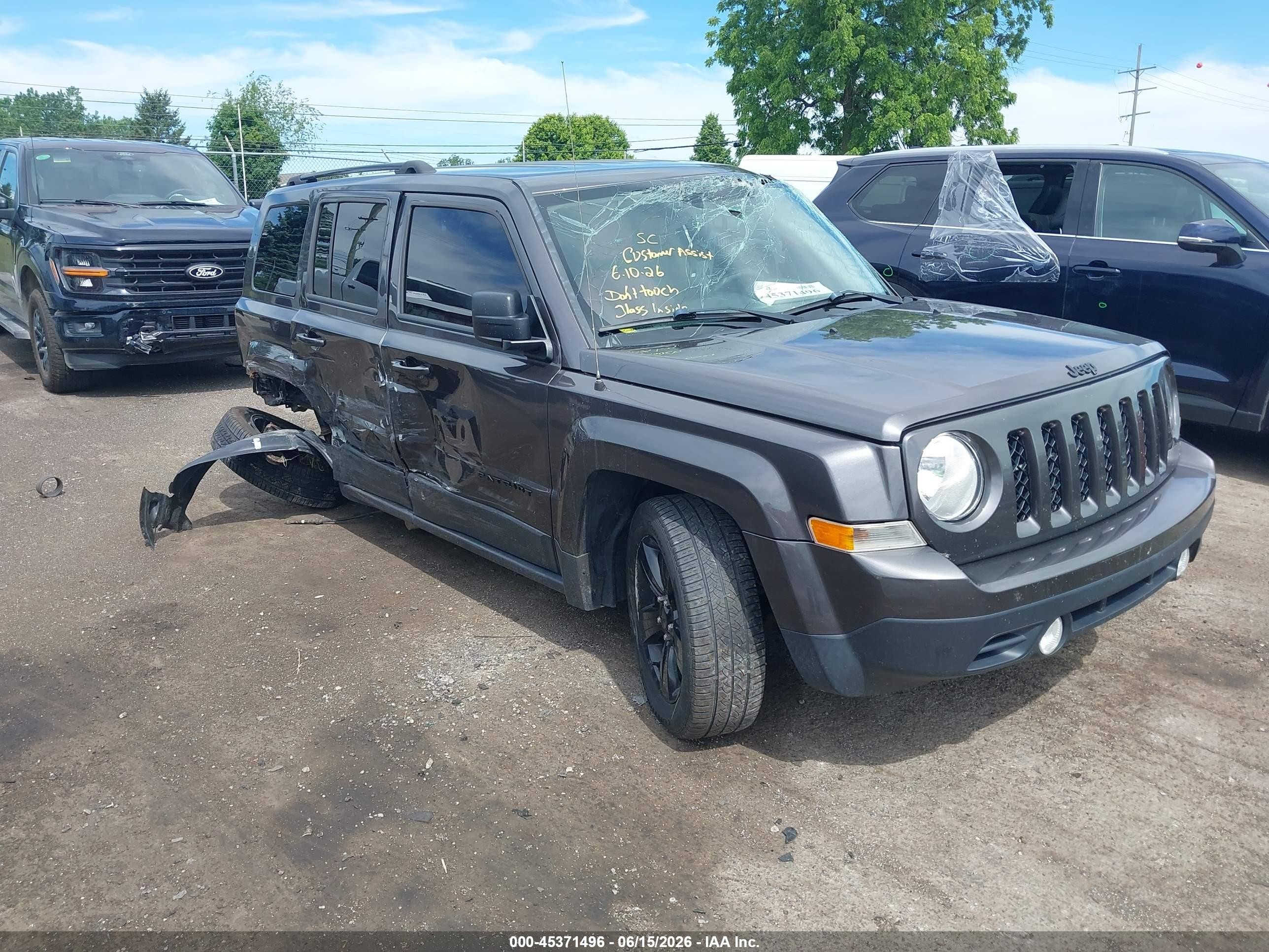 2015 Jeep Patriot Altitude Edition Серый vin: 1C4NJPBAXFD328240