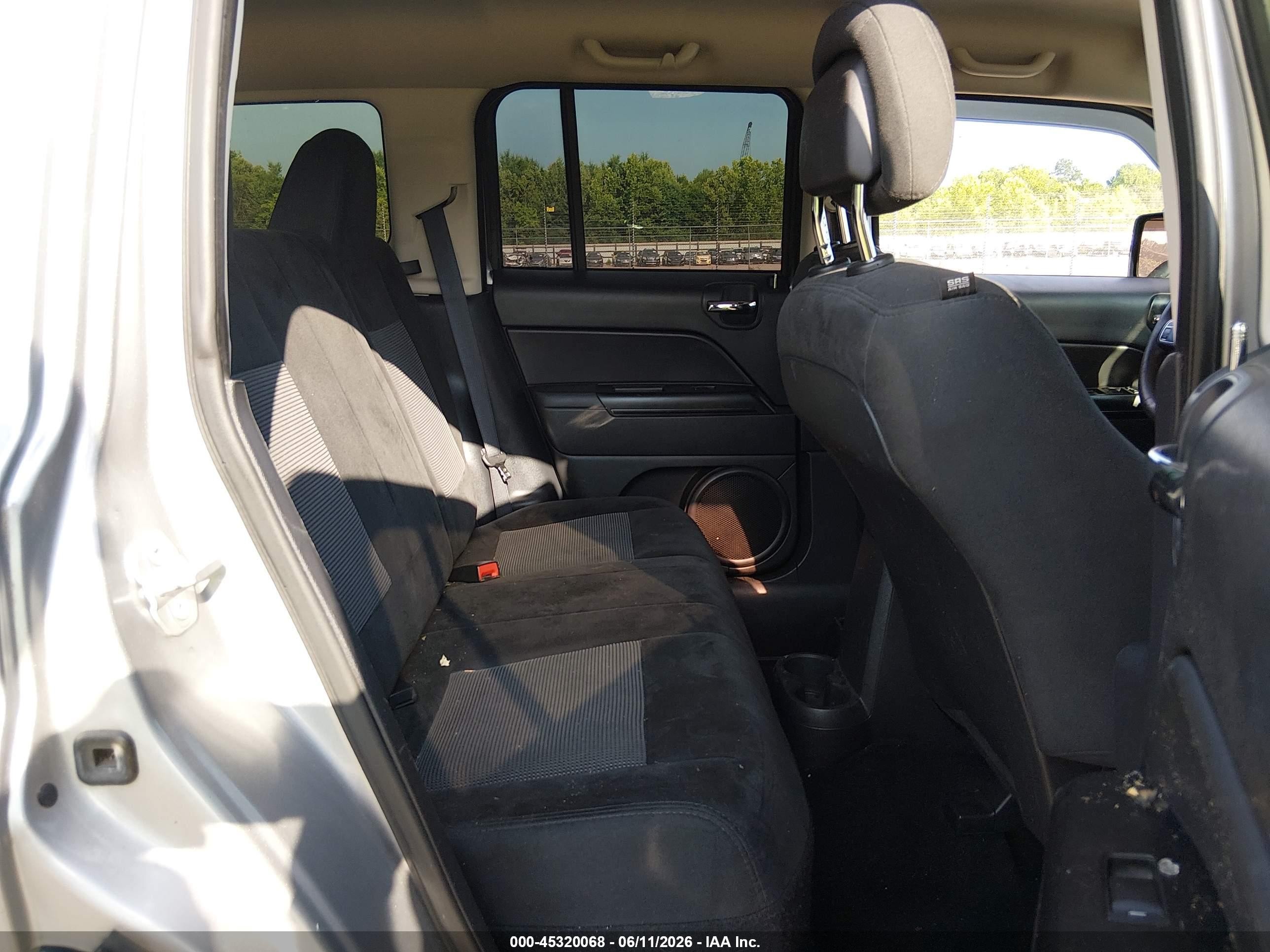 2015 Jeep Patriot Sport Silver vin: 1C4NJPBB0FD380176