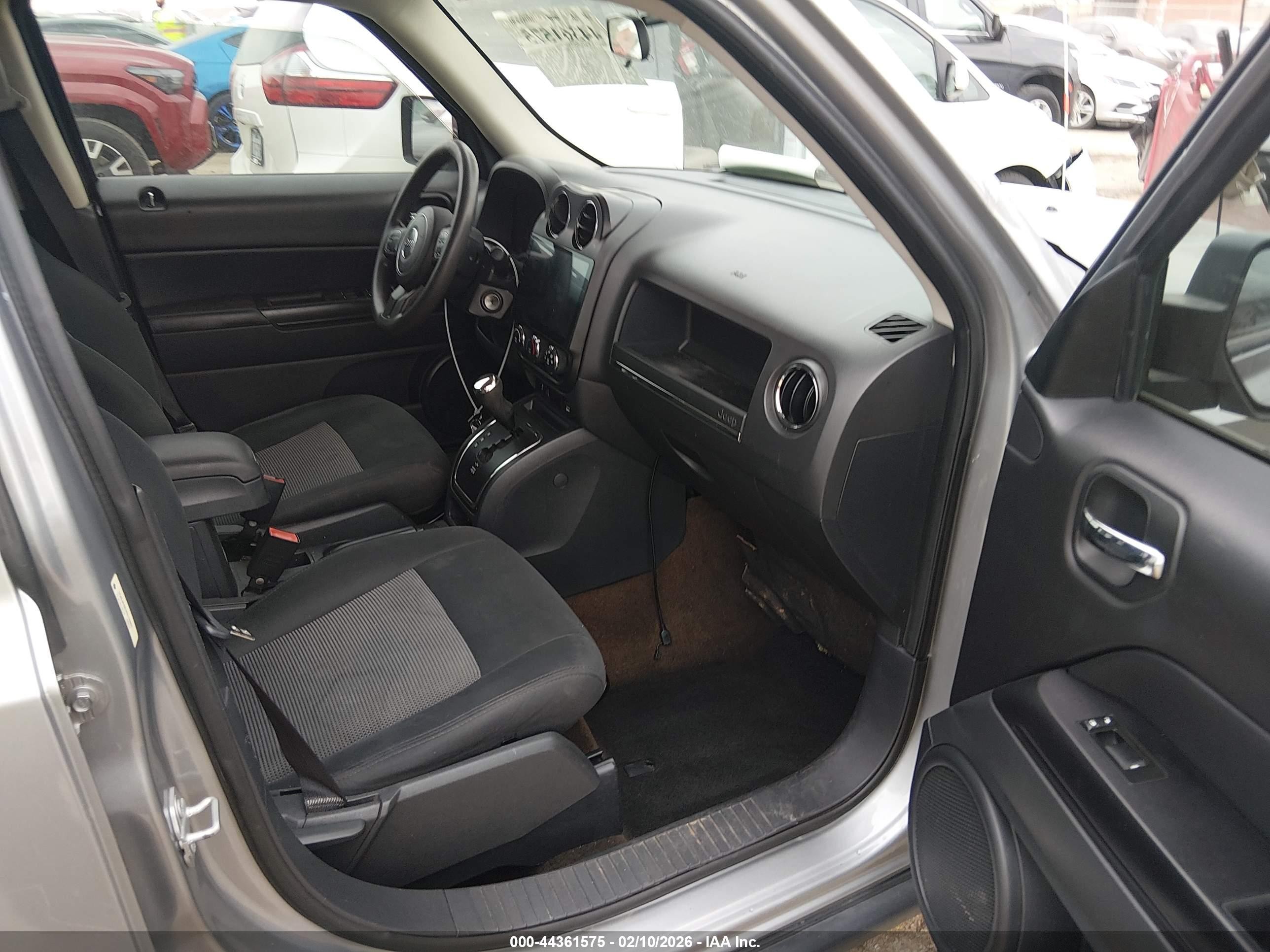 2015 Jeep Patriot Sport Серебряный vin: 1C4NJPBB1FD115962