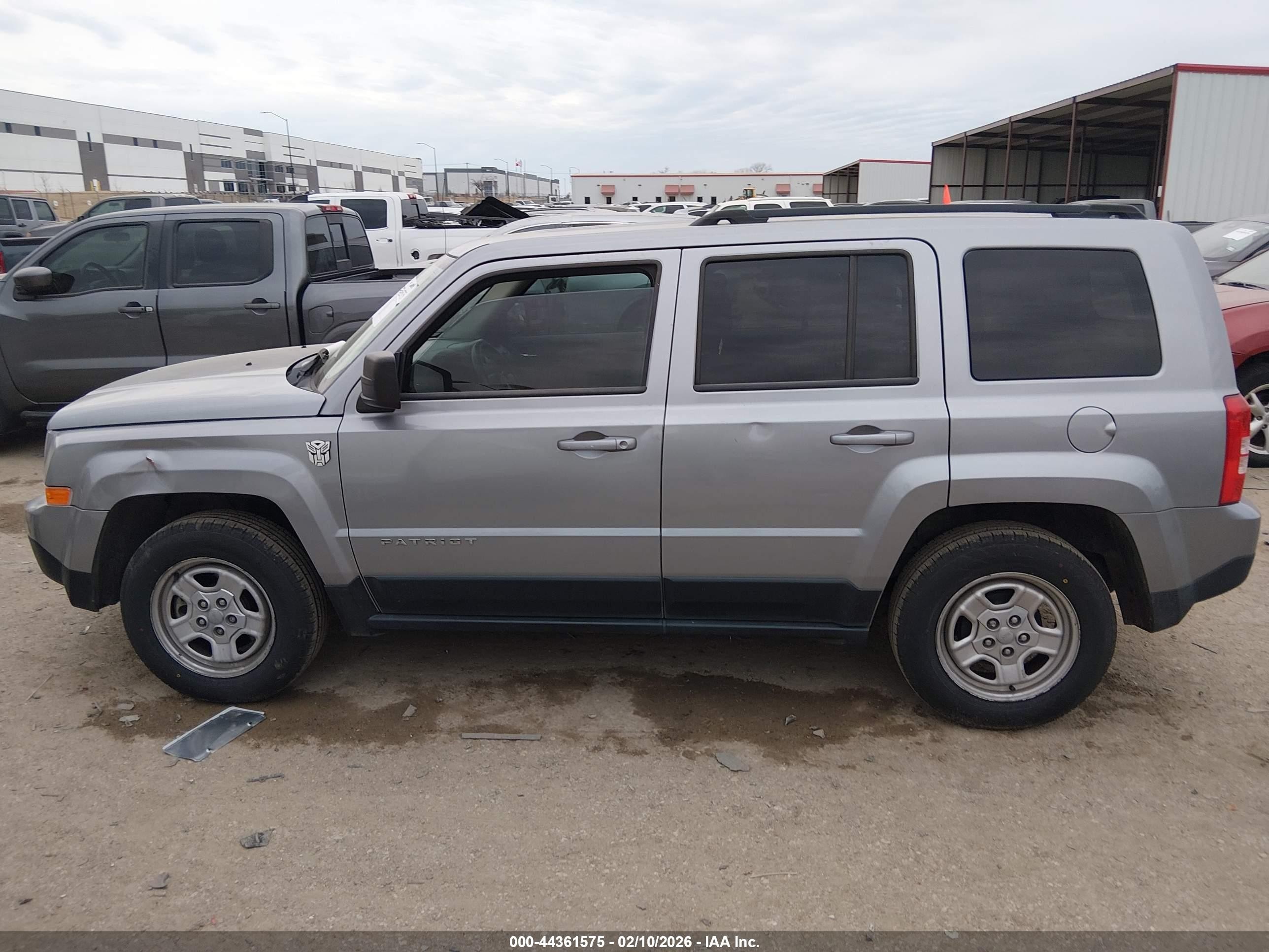 2015 Jeep Patriot Sport Серебряный vin: 1C4NJPBB1FD115962