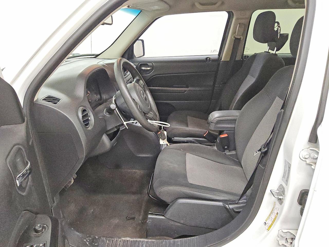 2015 Jeep Patriot Sport White vin: 1C4NJPBB1FD264405