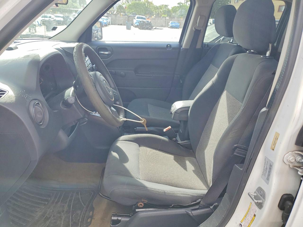2014 Jeep Patriot Sport White vin: 1C4NJPBB3ED888219