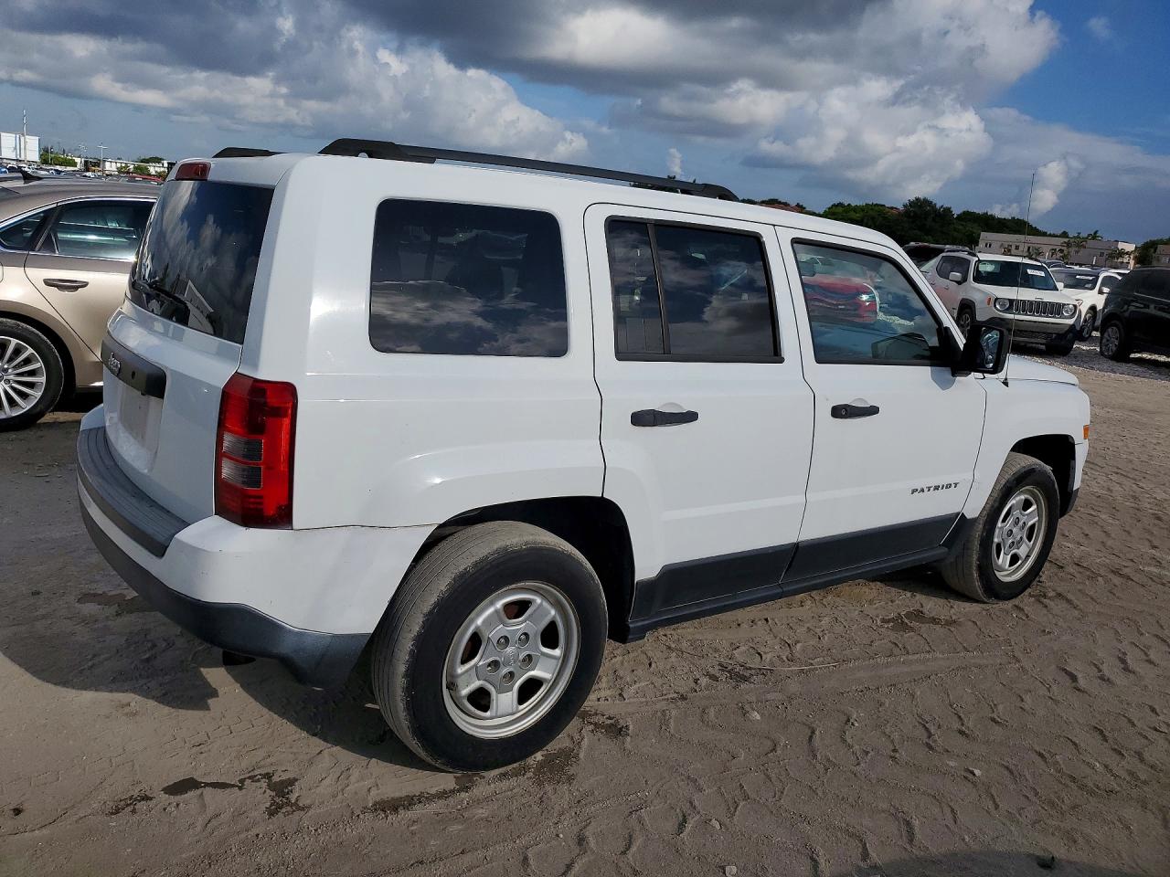 2014 Jeep Patriot Sport White vin: 1C4NJPBB3ED888219