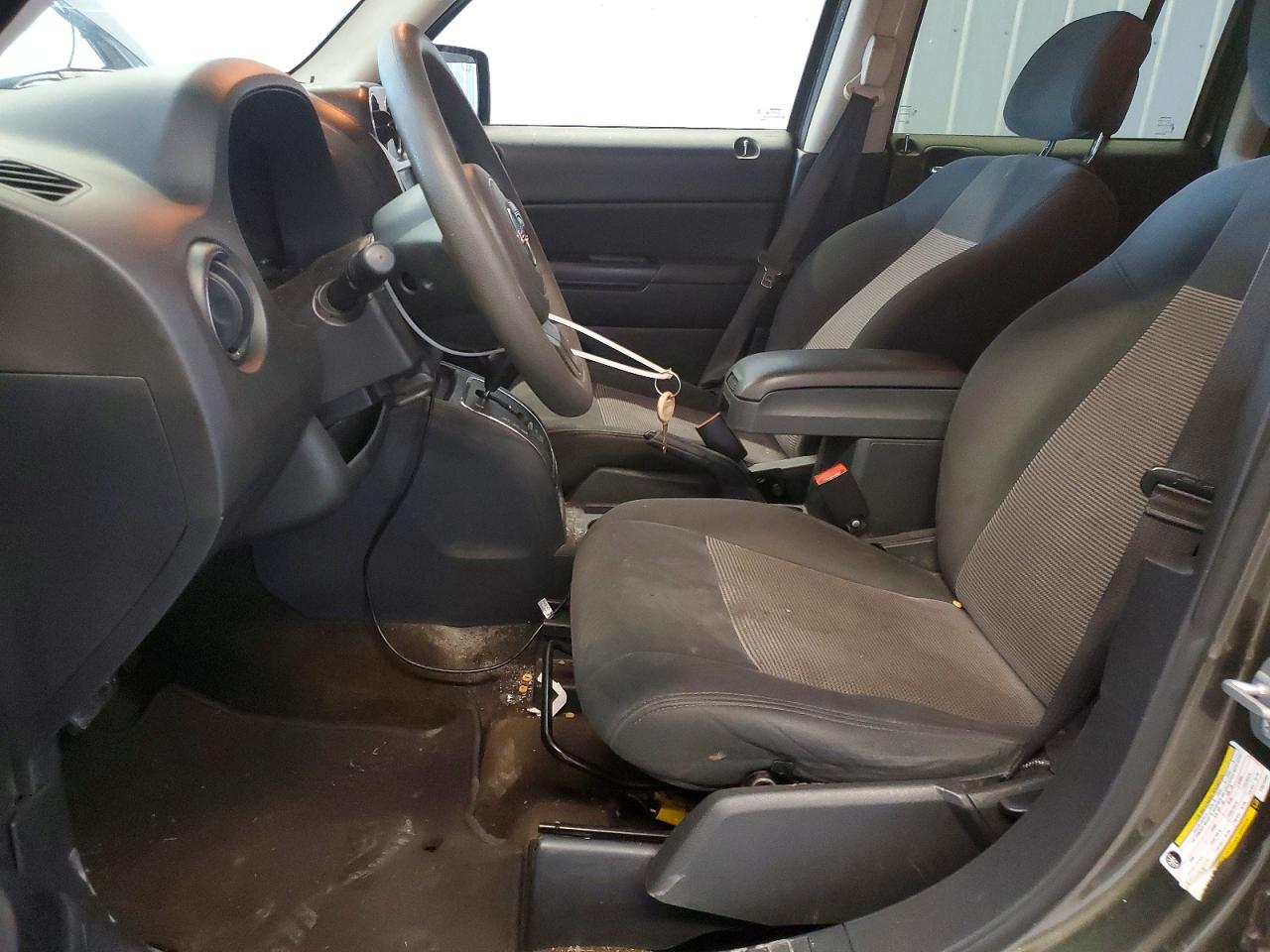 2015 Jeep Partroit Green vin: 1C4NJPBB3FD414093