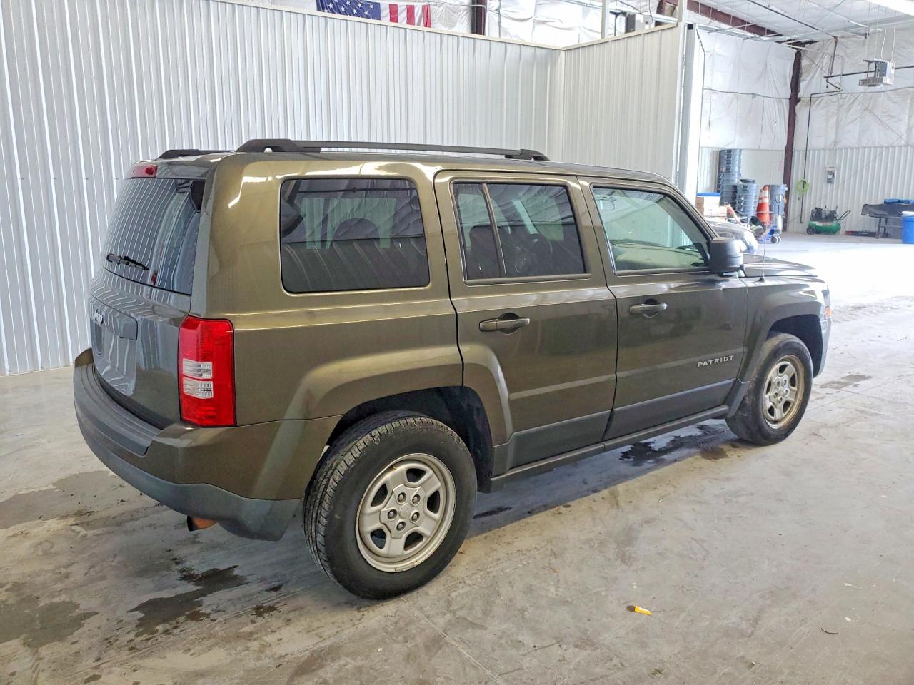 2015 Jeep Partroit Green vin: 1C4NJPBB3FD414093