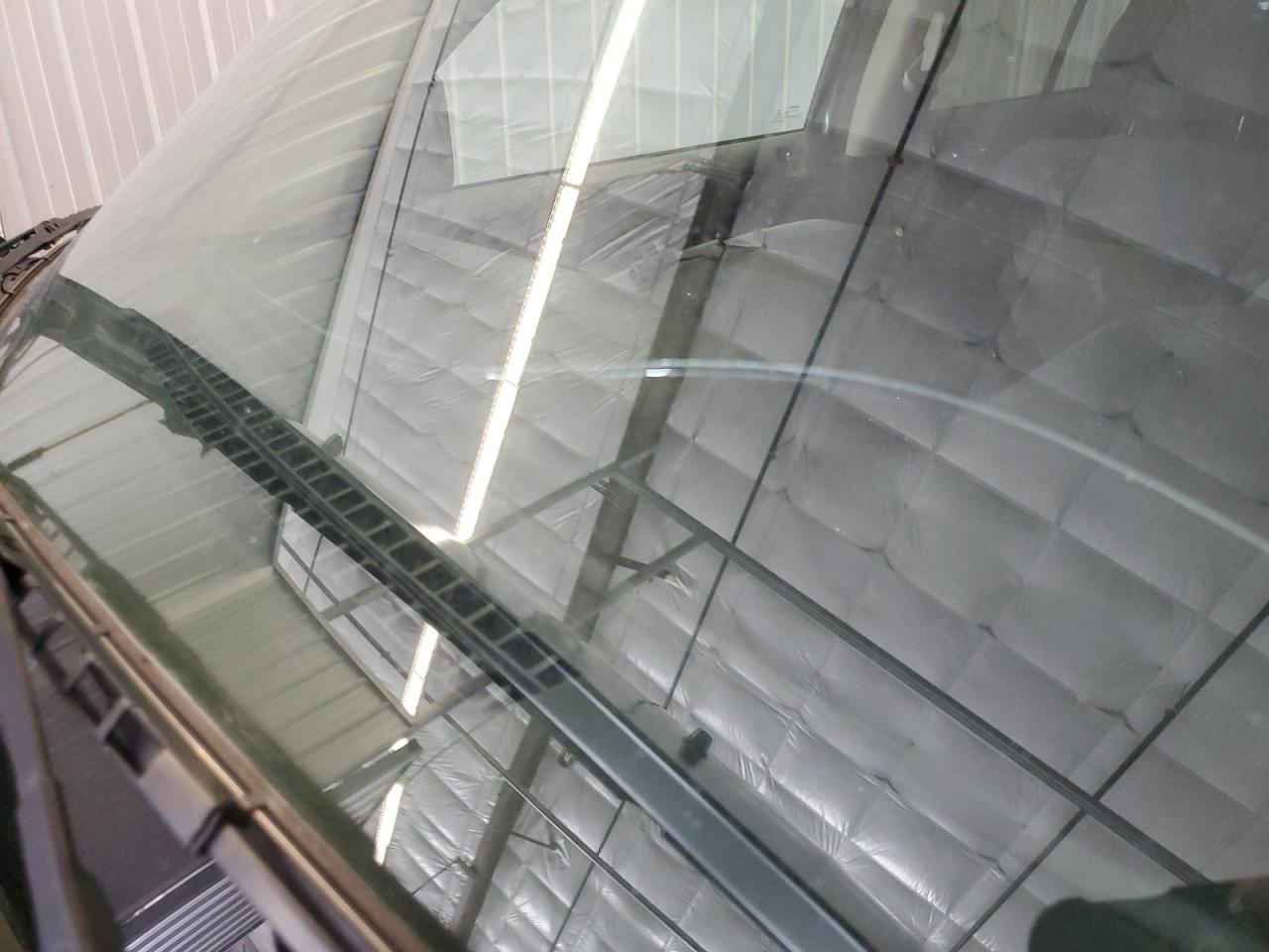 2015 Jeep Partroit Green vin: 1C4NJPBB3FD414093 Damage: Windshield, Cracked, > 12 Inches
