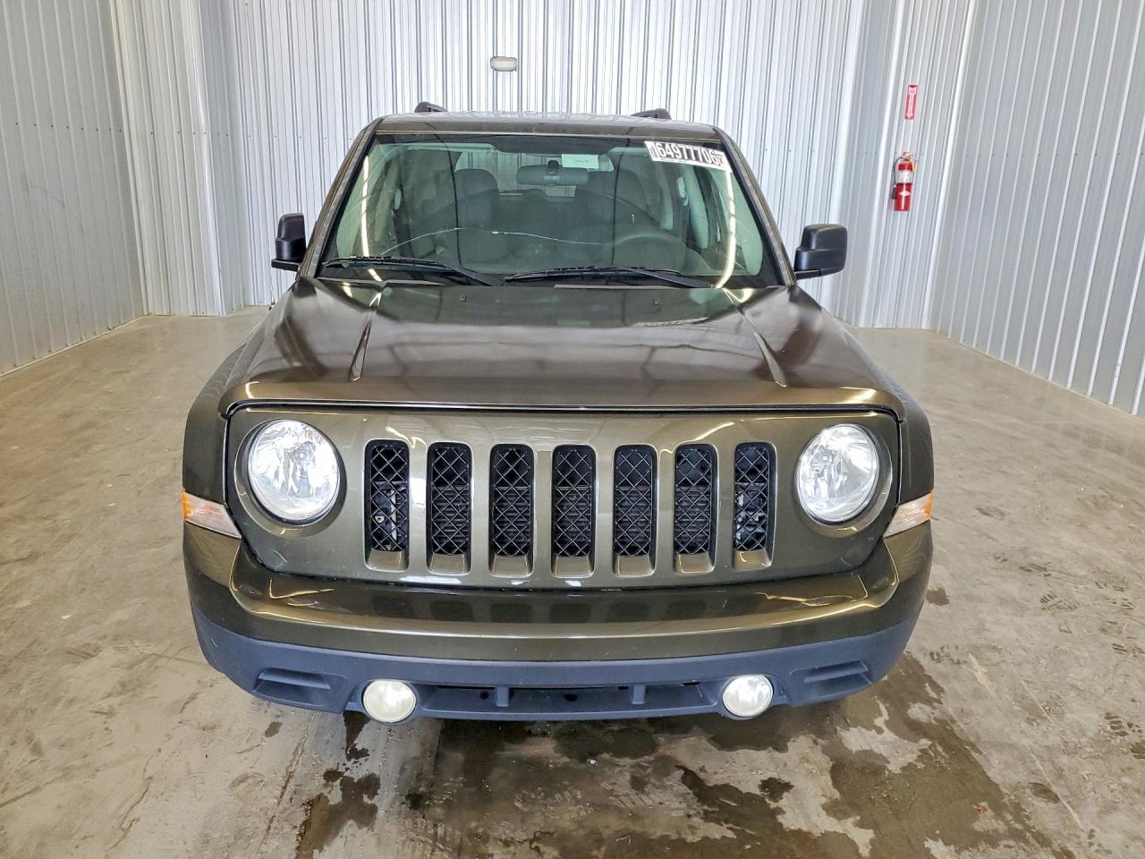 2015 Jeep Partroit Green vin: 1C4NJPBB3FD414093