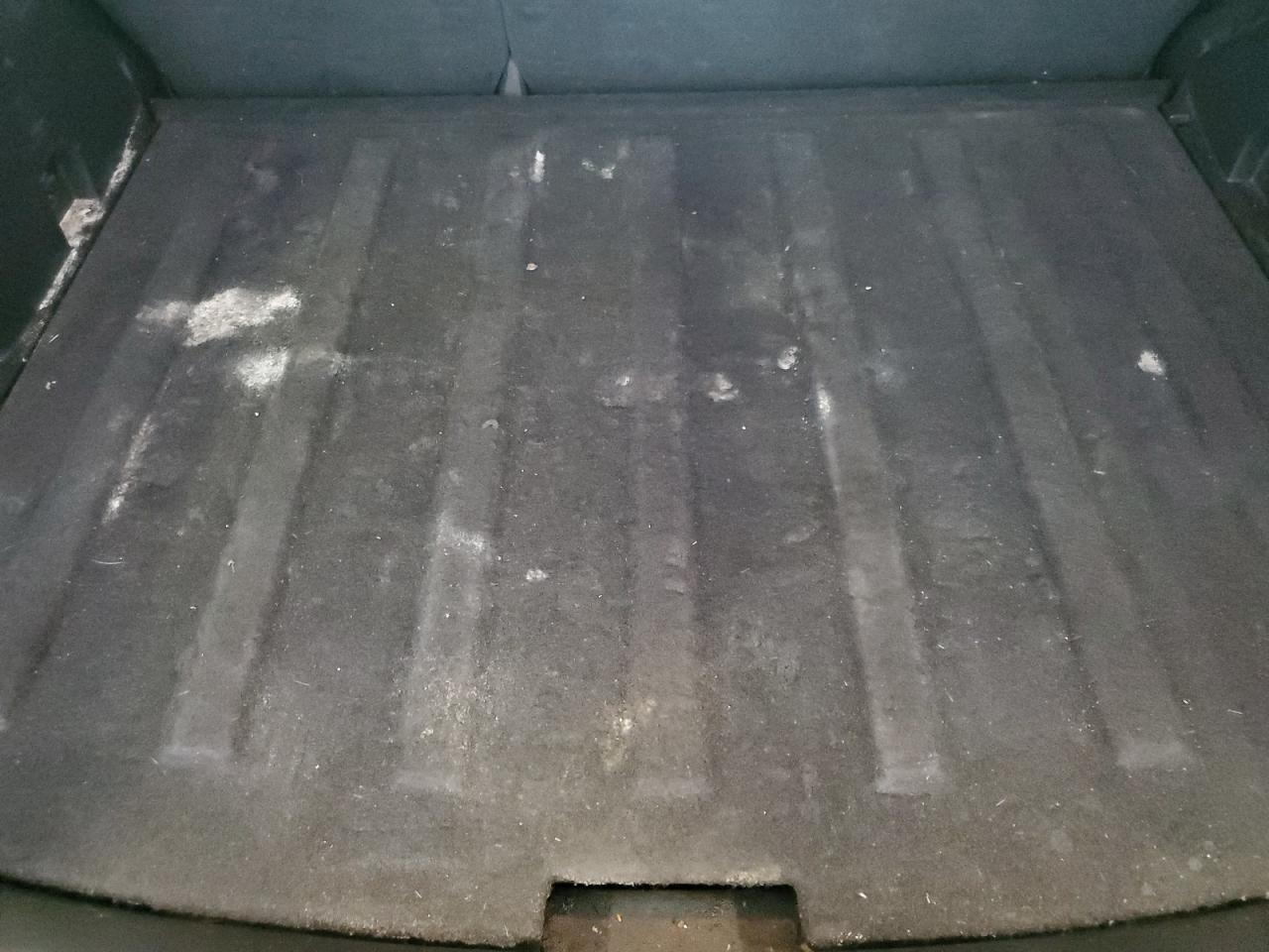 2015 Jeep Partroit Green vin: 1C4NJPBB3FD414093 Damage: Trunk/Cargo Mat, Stained, Permanent