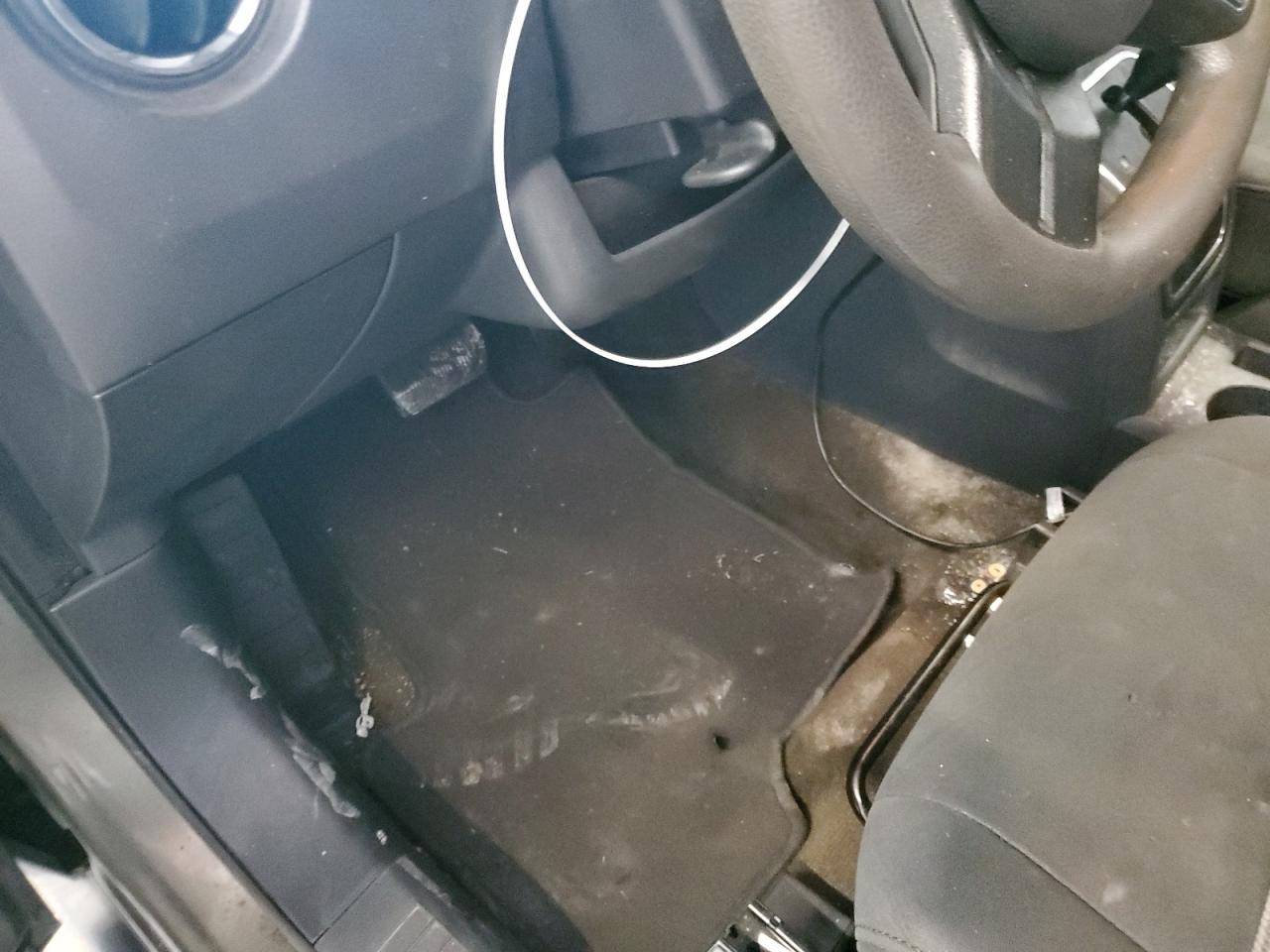 2015 Jeep Partroit Green vin: 1C4NJPBB3FD414093 Damage: Left Front Carpet, Stained, Permanent