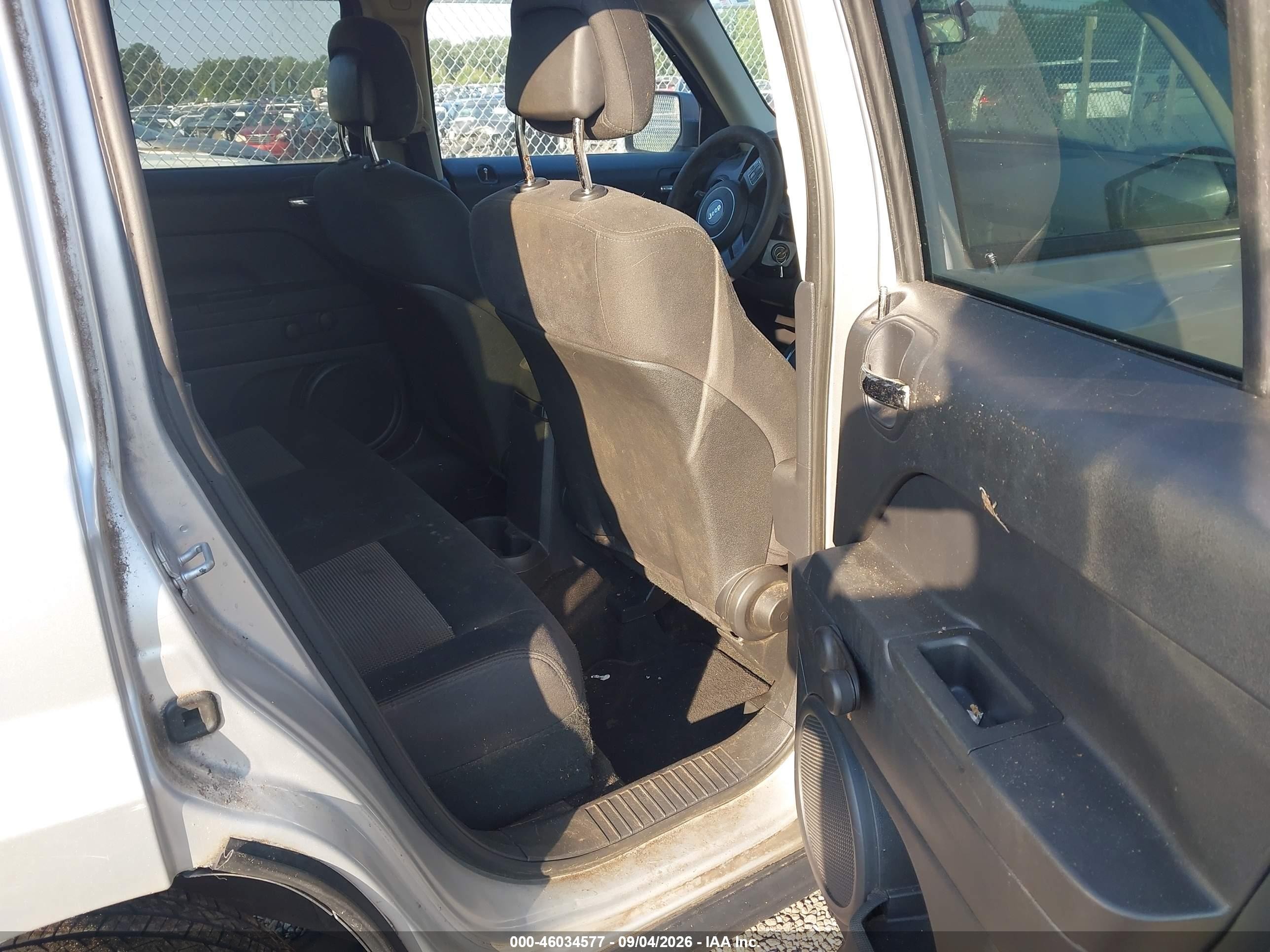 2012 Jeep Patriot Sport Серебряный vin: 1C4NJPBB7CD649110