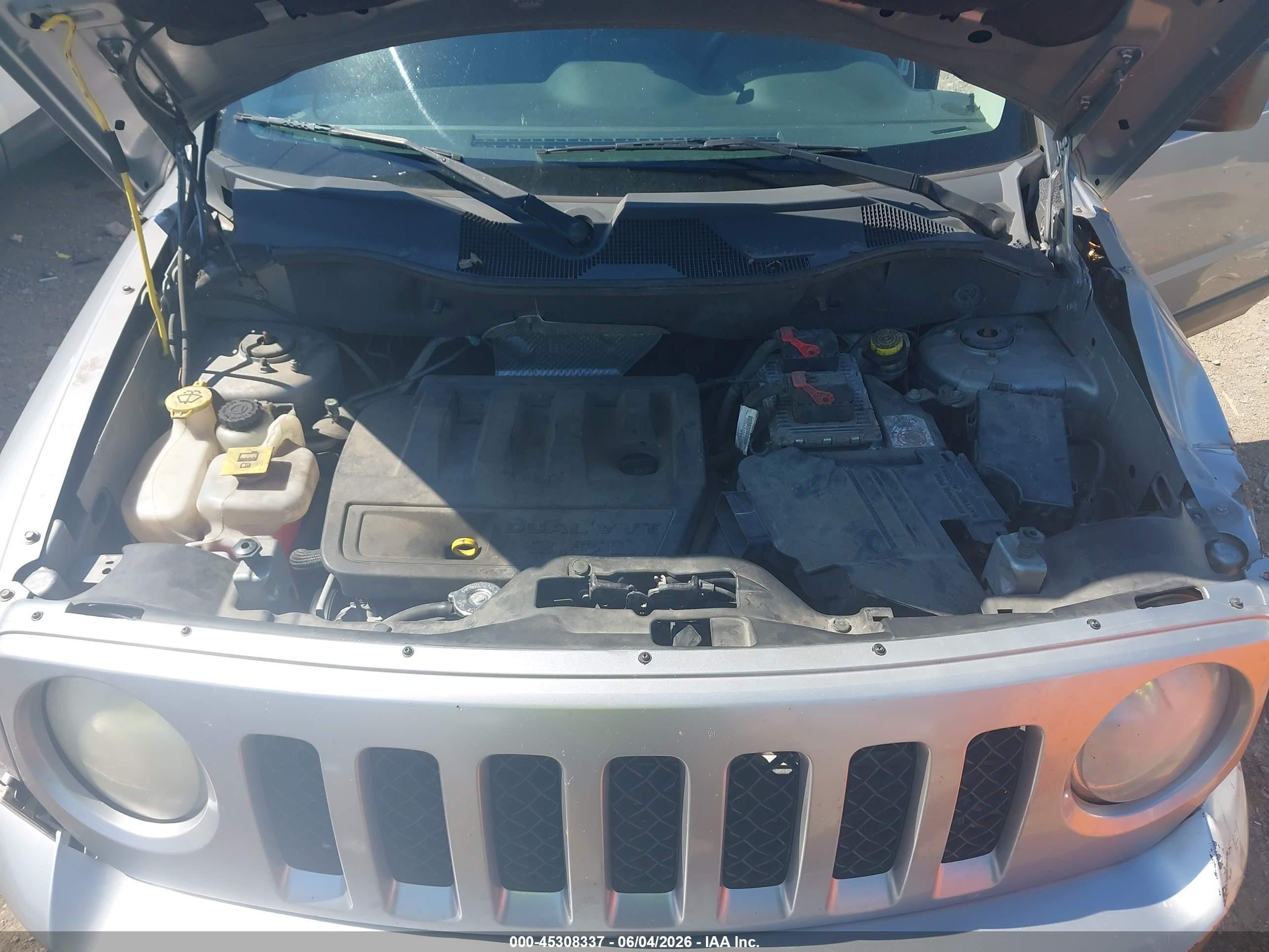 2014 Jeep Patriot Sport Серебряный vin: 1C4NJPBB8ED789475