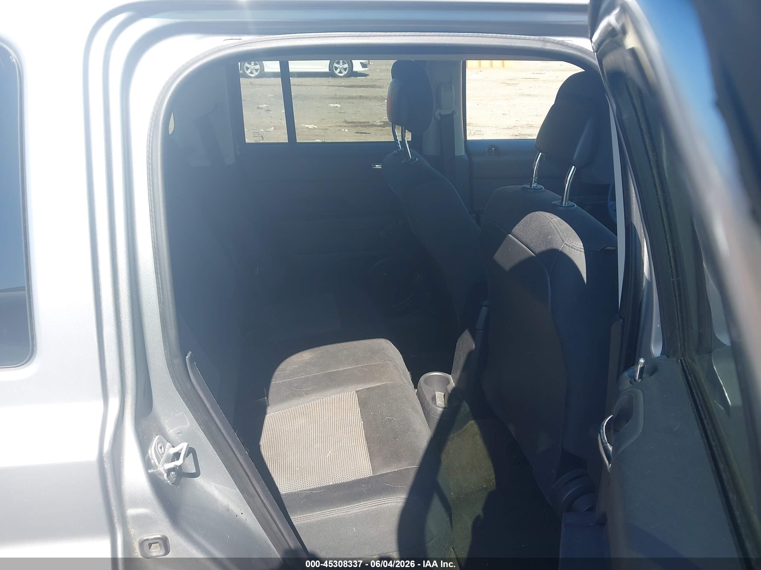 2014 Jeep Patriot Sport Серебряный vin: 1C4NJPBB8ED789475