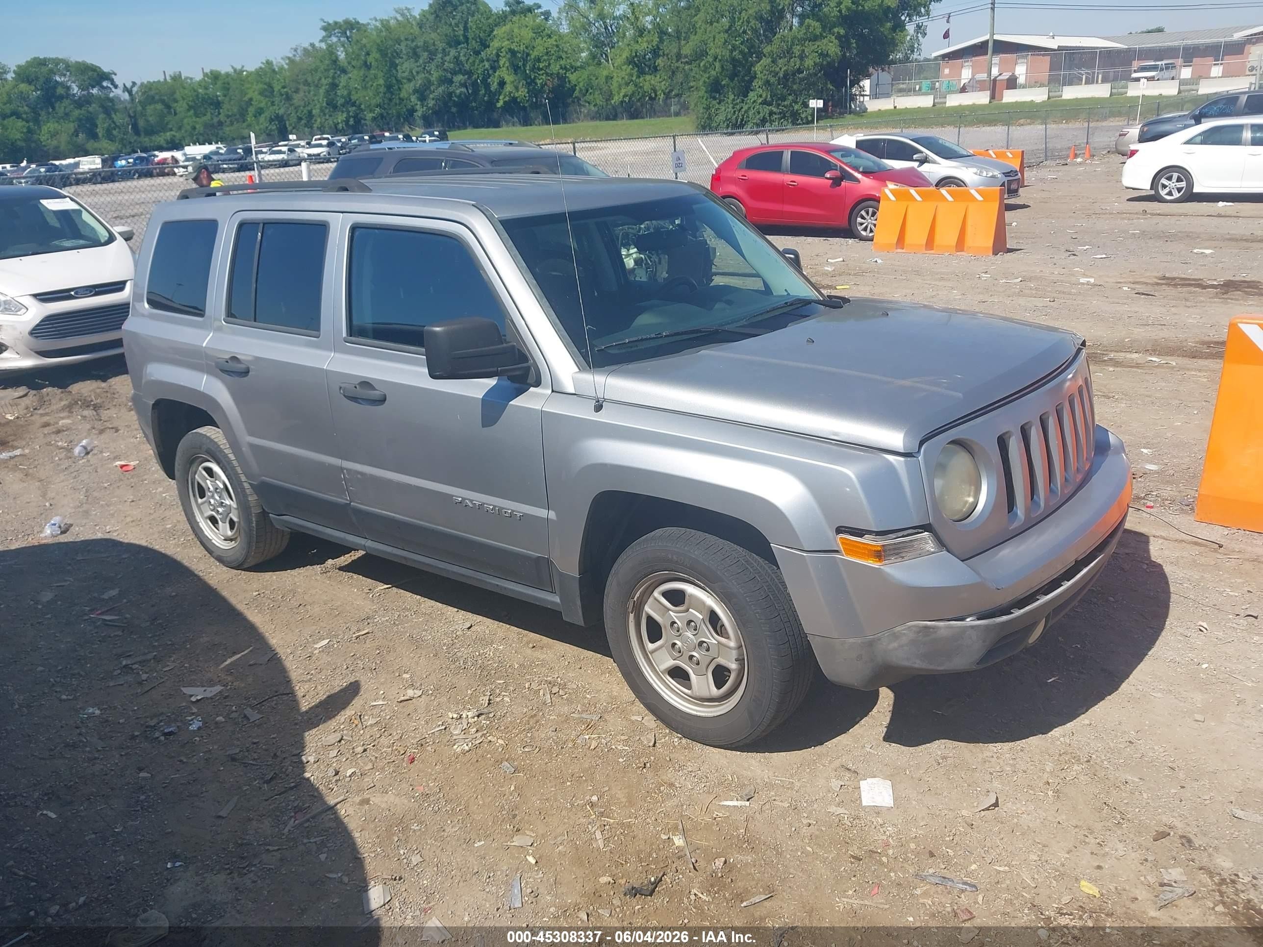 2014 Jeep Patriot Sport Серебряный vin: 1C4NJPBB8ED789475