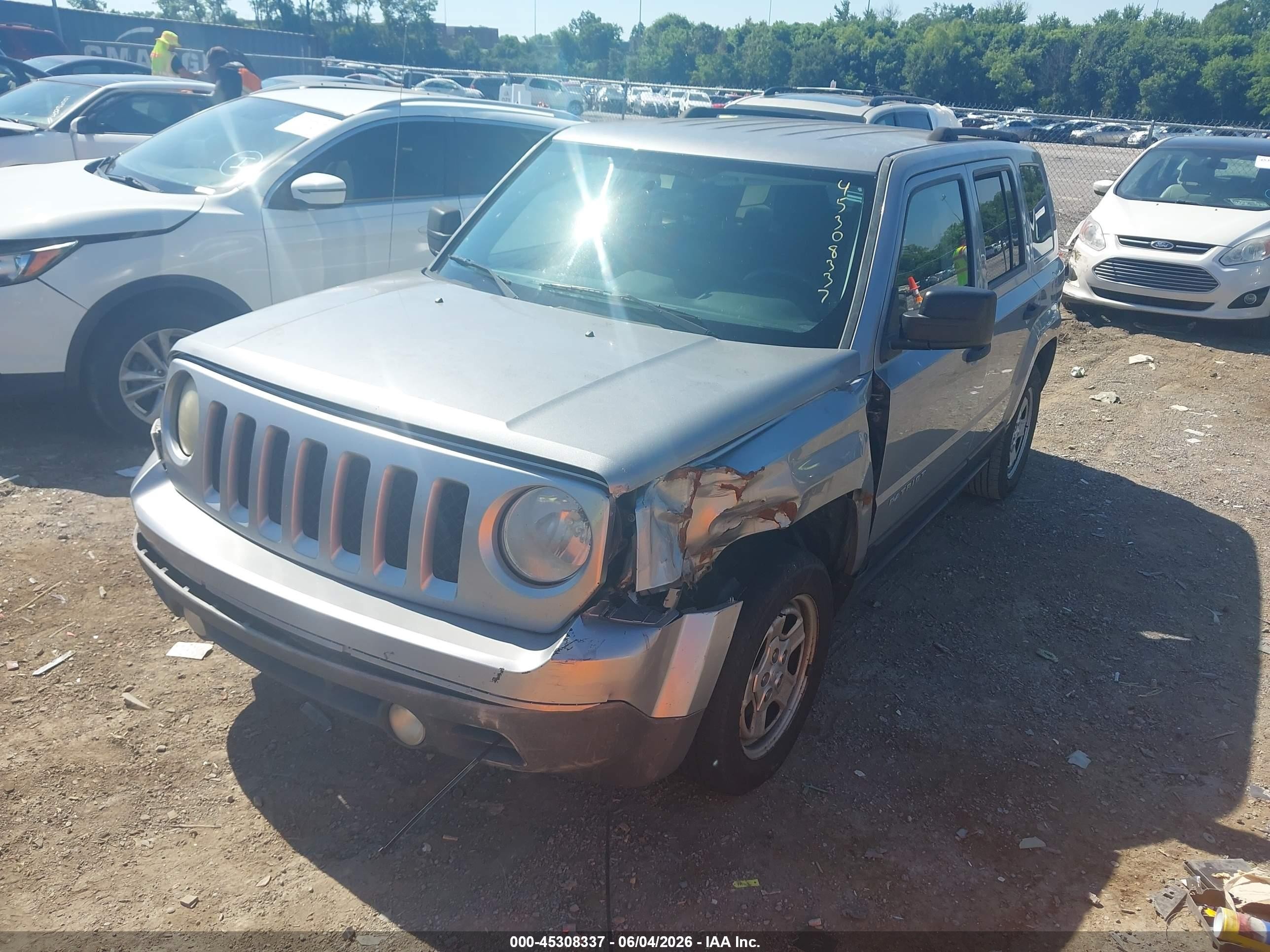 2014 Jeep Patriot Sport Серебряный vin: 1C4NJPBB8ED789475