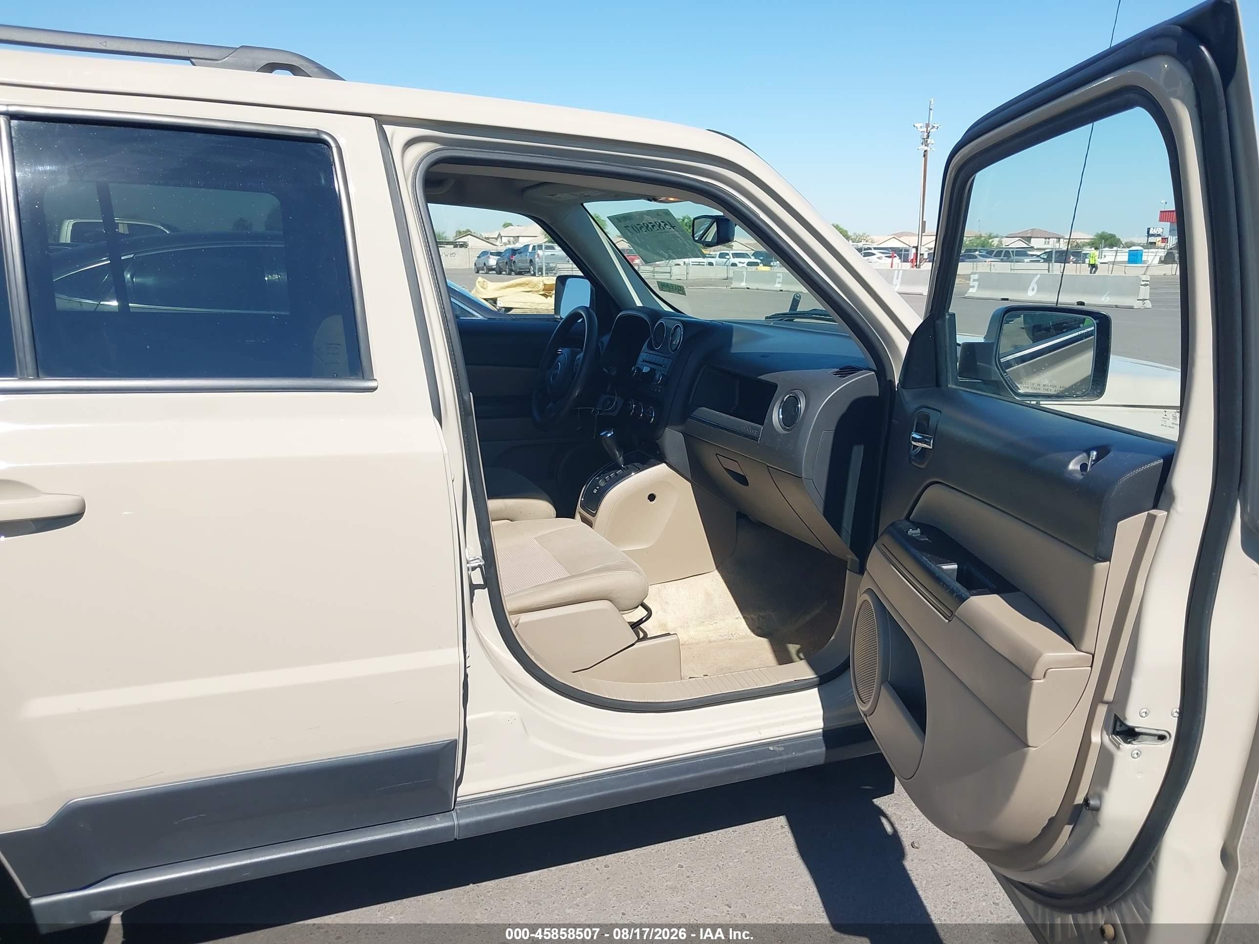 2017 Jeep Patriot Sport Tan vin: 1C4NJPBB8HD136343