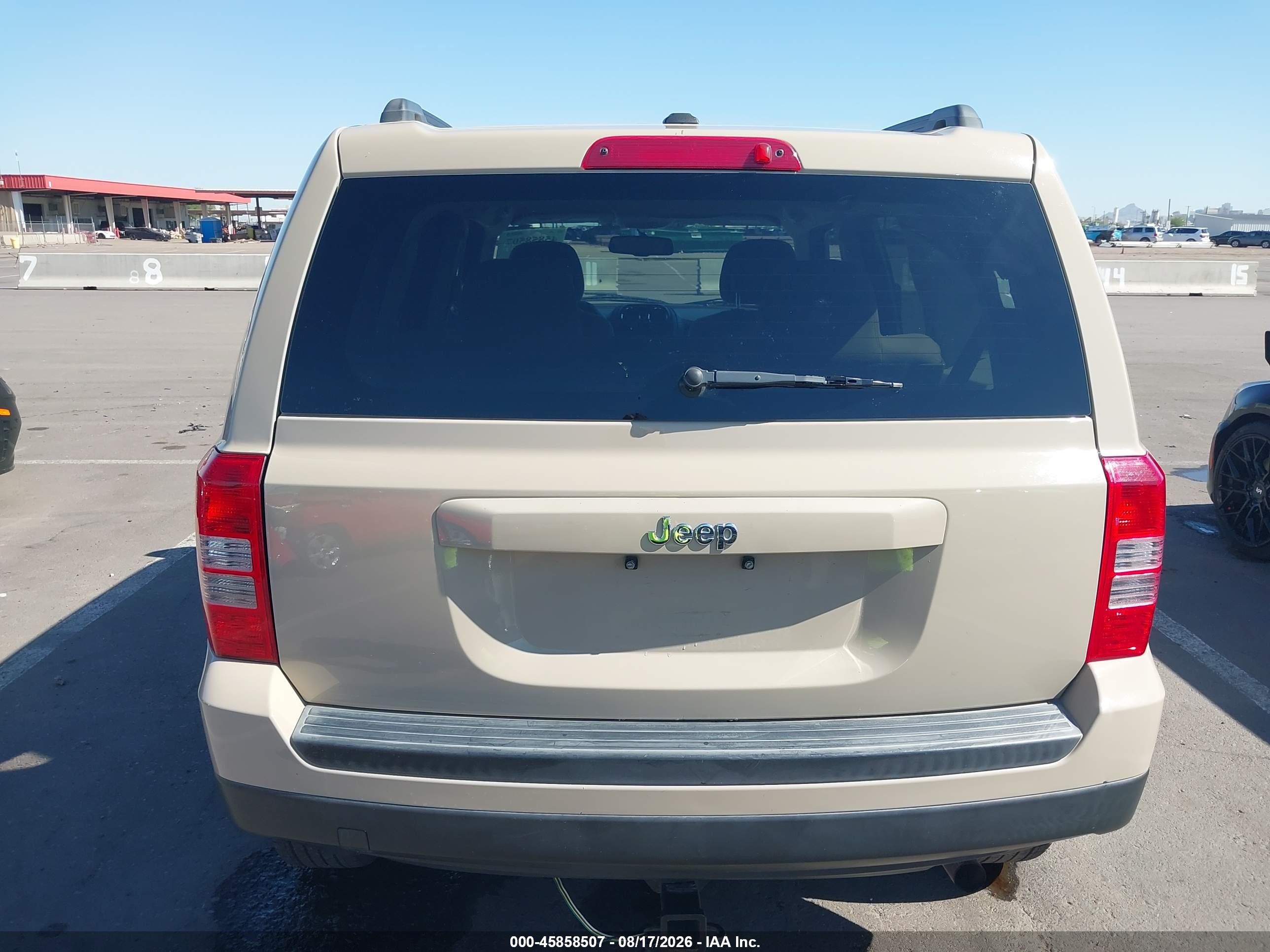 2017 Jeep Patriot Sport Tan vin: 1C4NJPBB8HD136343