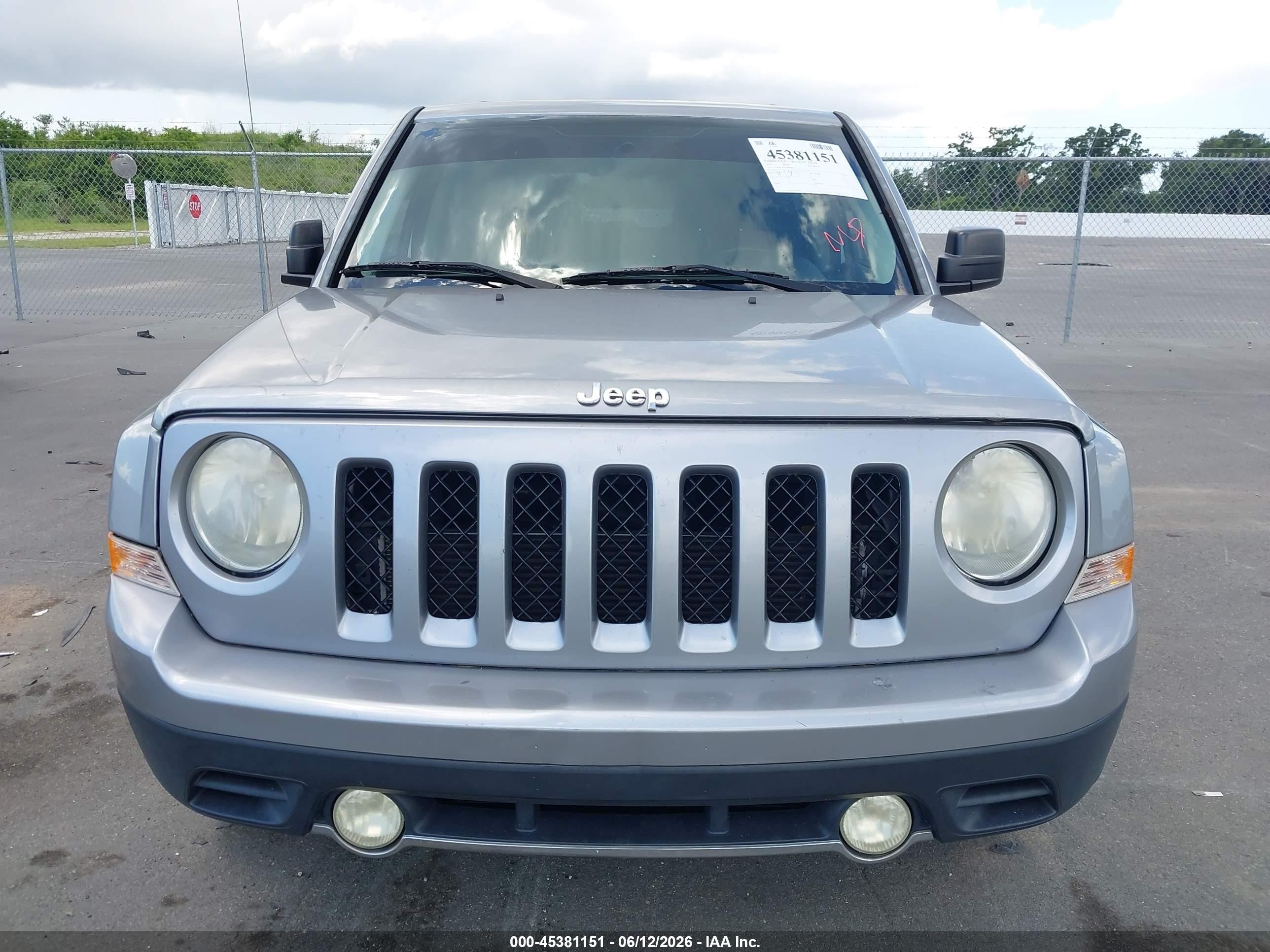 2014 Jeep Patriot Limited Silver vin: 1C4NJPCB5ED900806