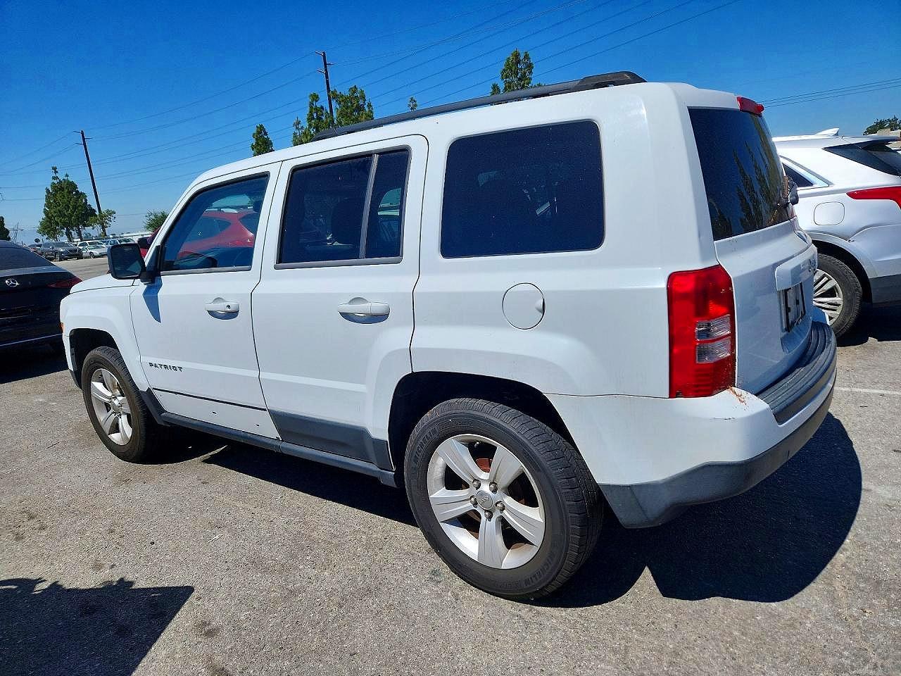 2012 Jeep Patriot Latitude White vin: 1C4NJPFA0CD544040