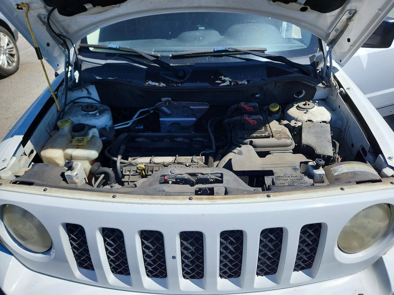 2012 Jeep Patriot Latitude White vin: 1C4NJPFA0CD544040