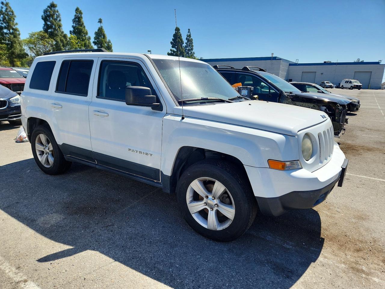 2012 Jeep Patriot Latitude White vin: 1C4NJPFA0CD544040