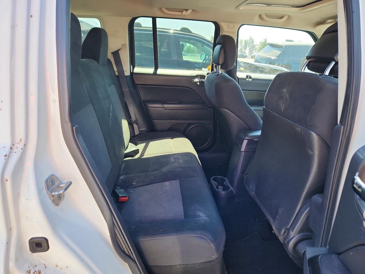 2012 Jeep Patriot Latitude White vin: 1C4NJPFA0CD544040