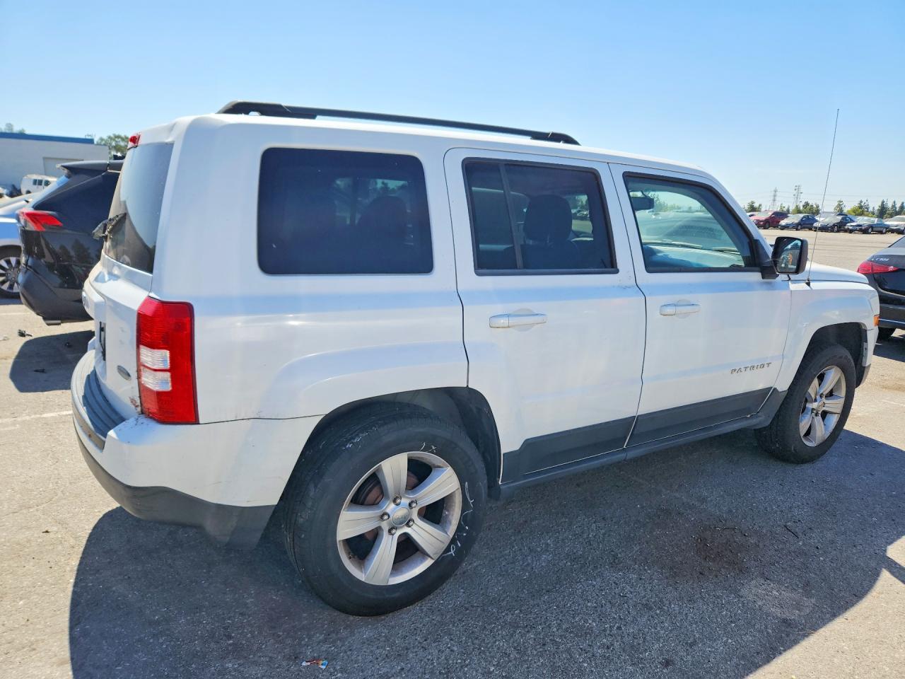 2012 Jeep Patriot Latitude White vin: 1C4NJPFA0CD544040