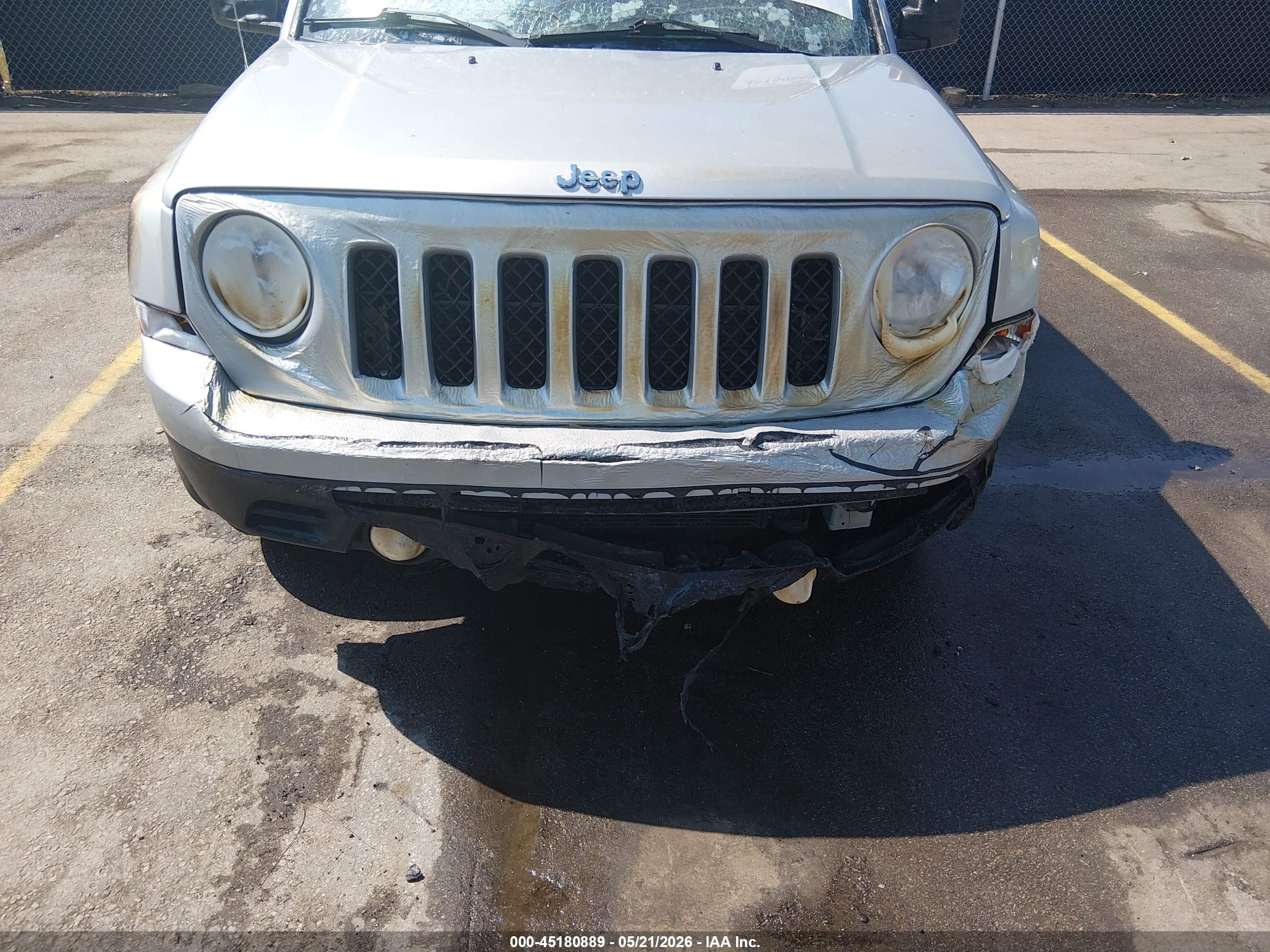 2012 Jeep Patriot Latitude Silver vin: 1C4NJPFA0CD660659