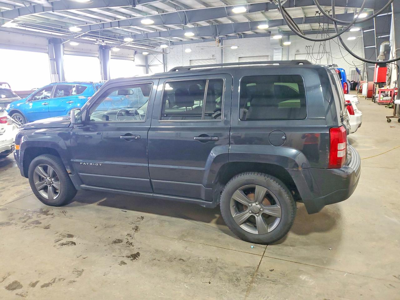 2015 Jeep Patriot Latitude Gray vin: 1C4NJPFA0FD157024
