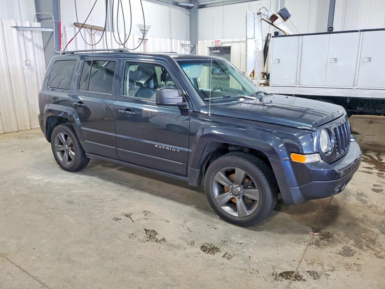 2015 Jeep Patriot Latitude Gray vin: 1C4NJPFA0FD157024