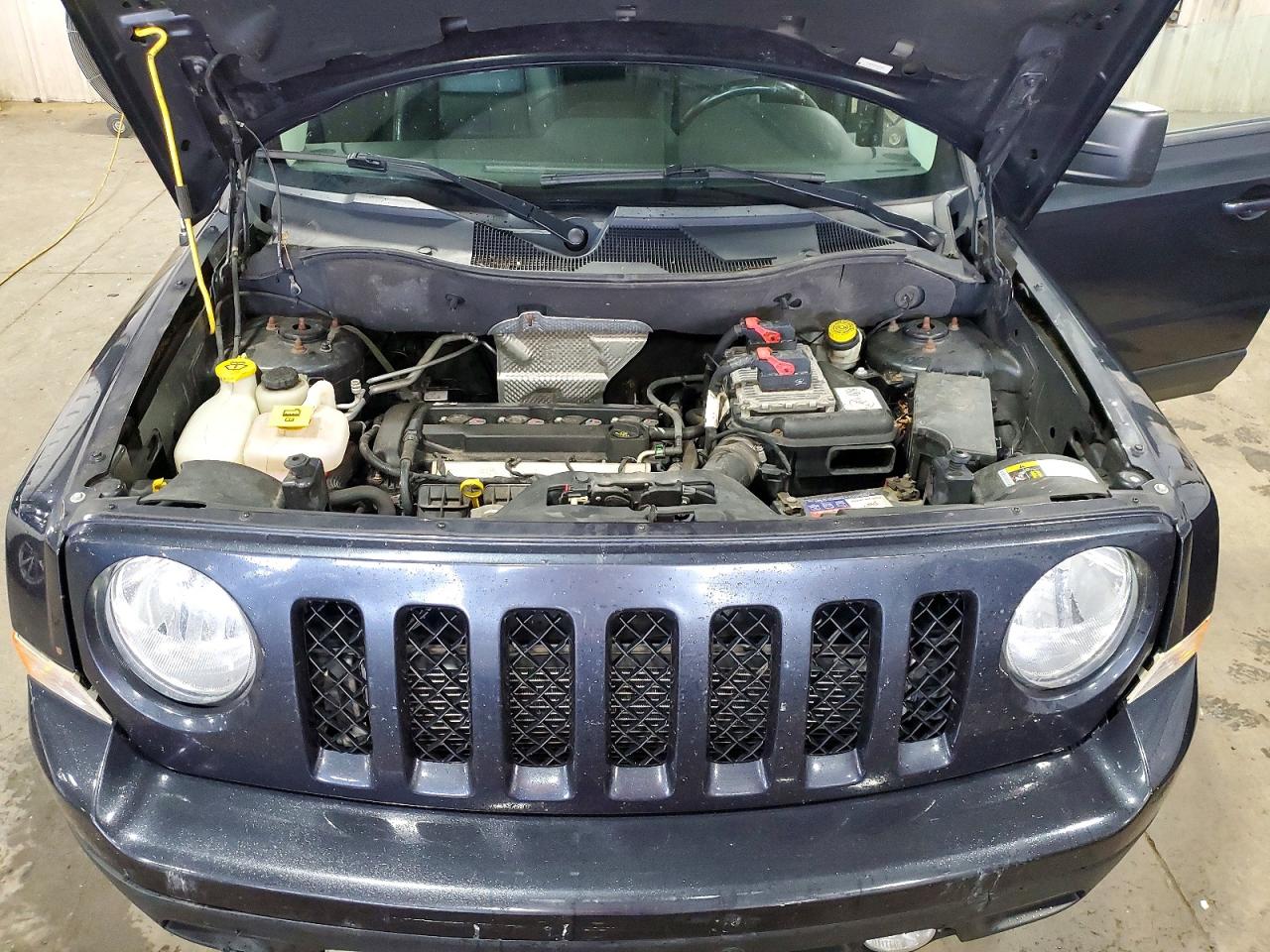 2015 Jeep Patriot Latitude Gray vin: 1C4NJPFA0FD157024
