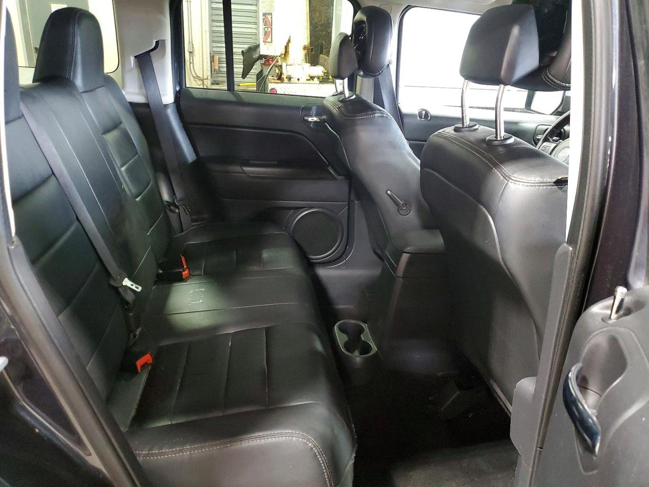 2015 Jeep Patriot Latitude Gray vin: 1C4NJPFA0FD157024