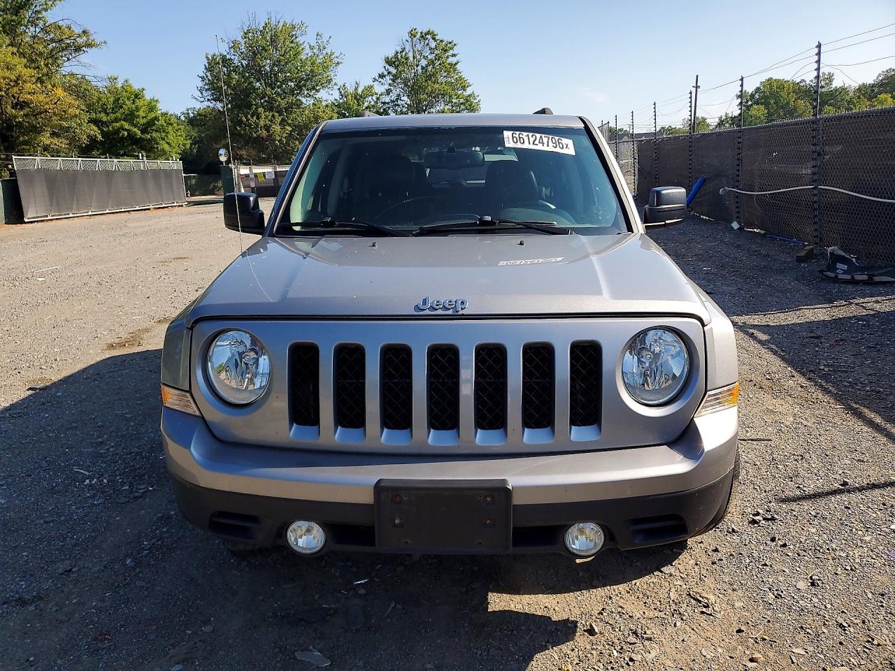 2015 Jeep Patriot Latitude Gray vin: 1C4NJPFA0FD318567
