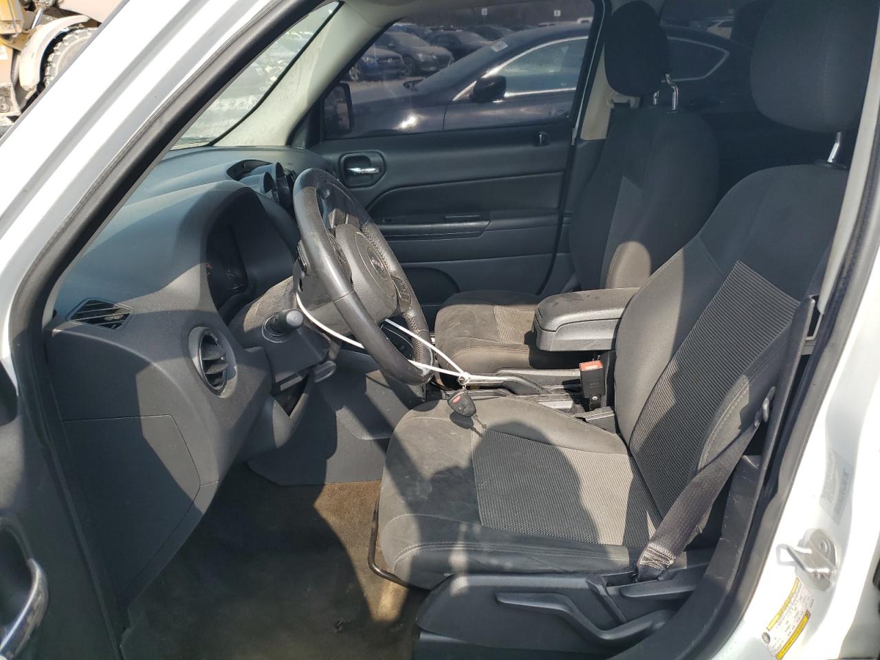 2016 Jeep Patriot Latitude Белый vin: 1C4NJPFA0GD599240