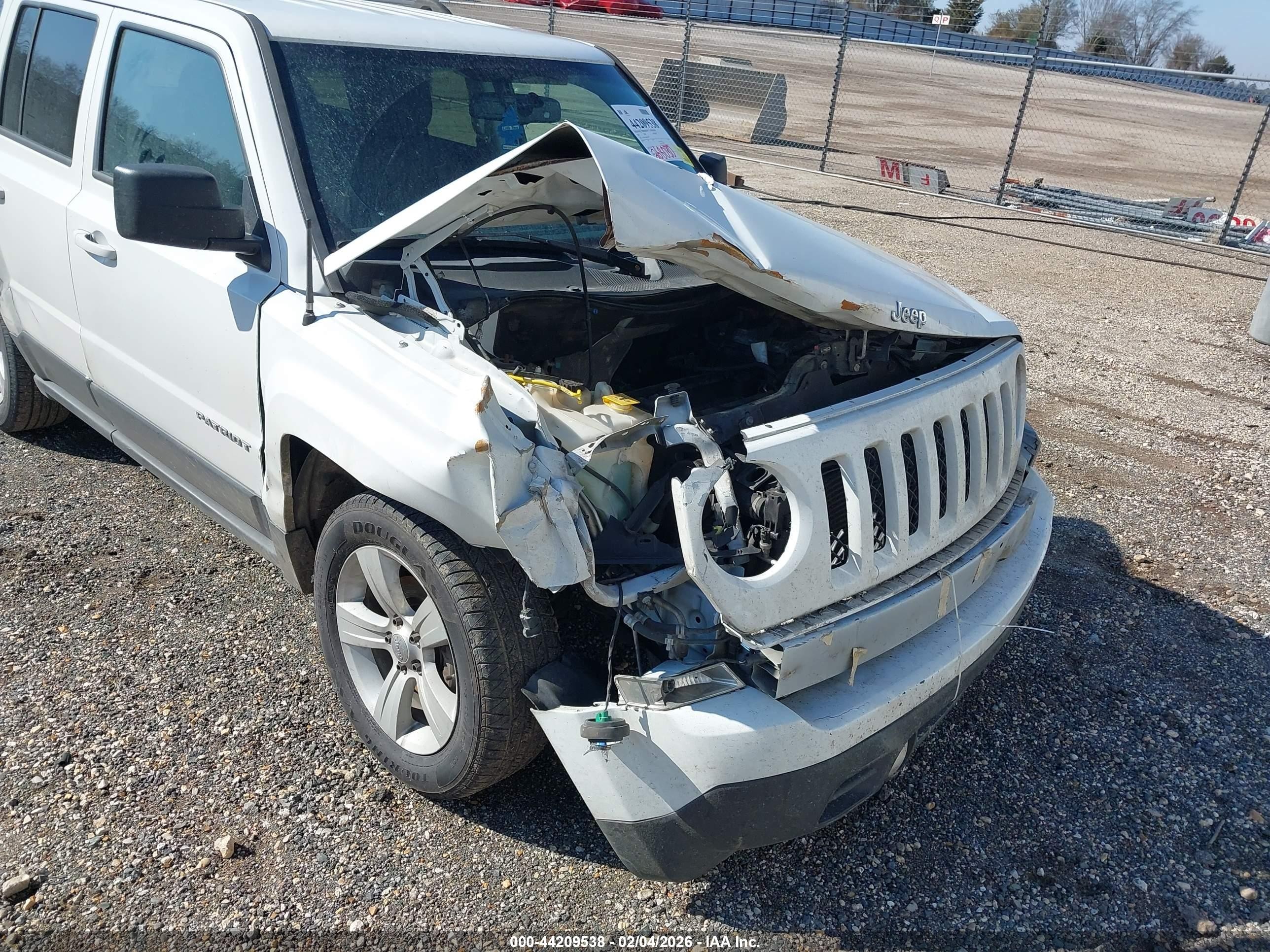2017 Jeep Patriot Latitude Fwd White vin: 1C4NJPFA0HD160945
