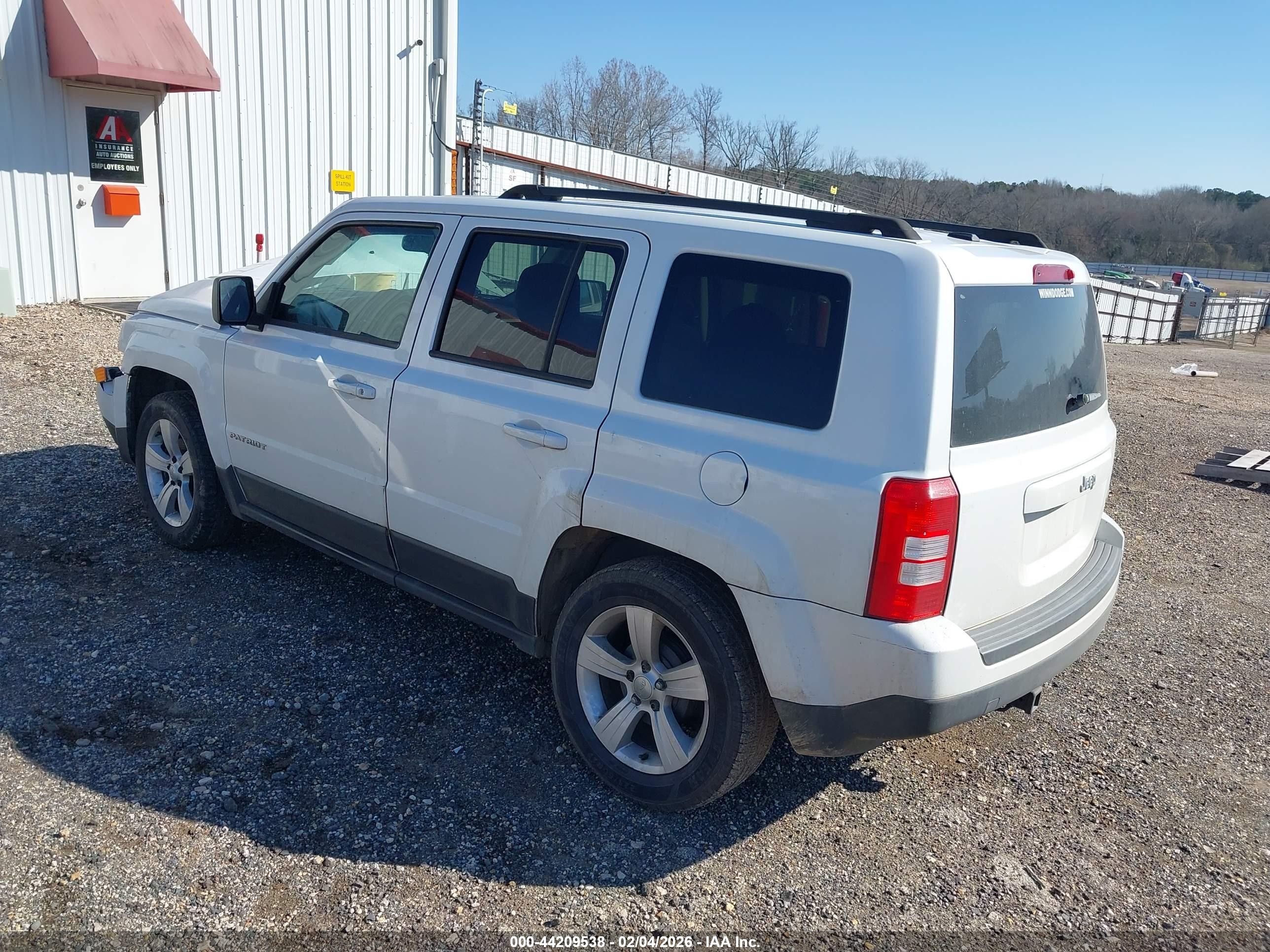 2017 Jeep Patriot Latitude Fwd White vin: 1C4NJPFA0HD160945