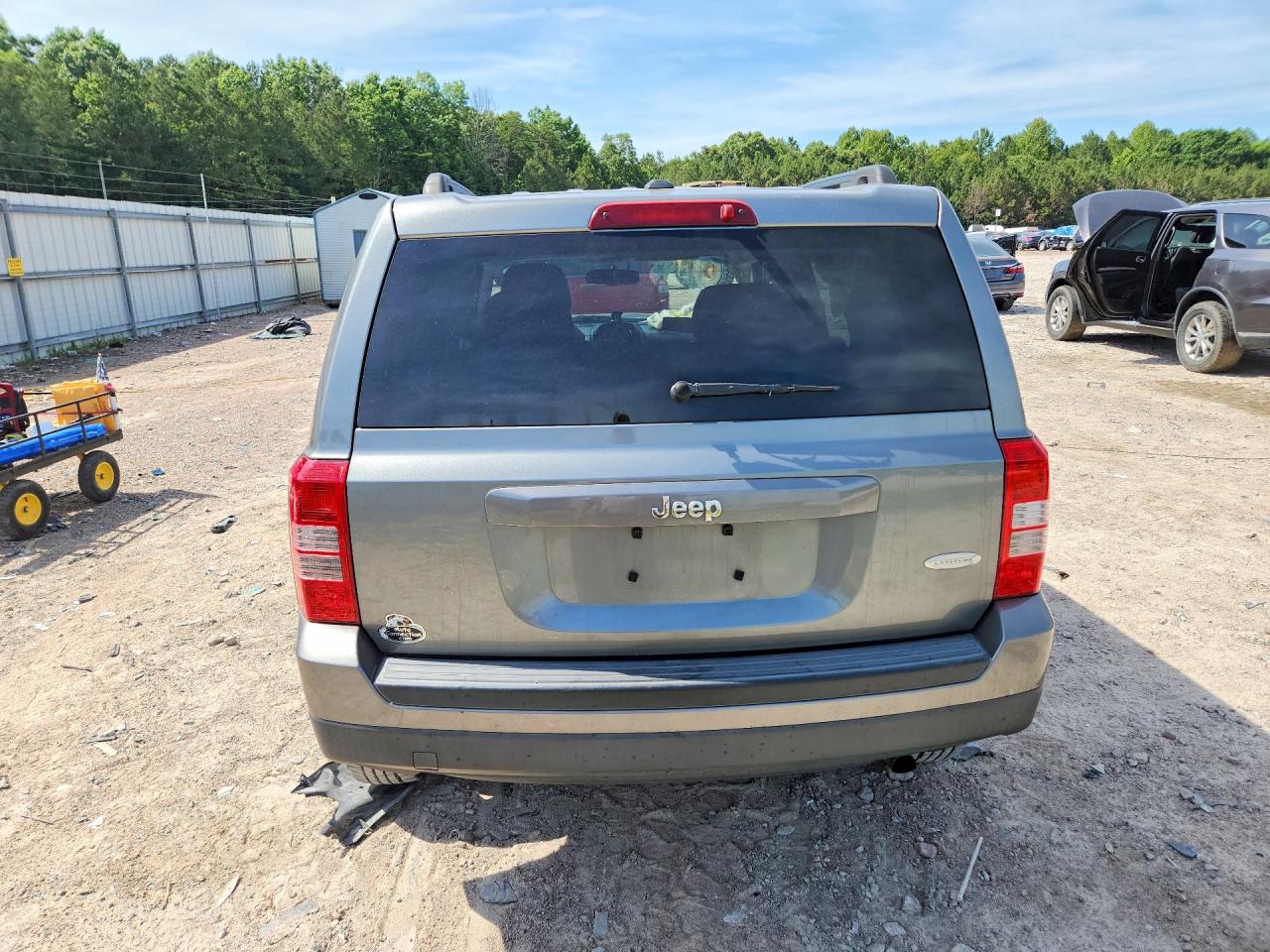 2014 Jeep Patriot Latitude Gray vin: 1C4NJPFA1ED602806