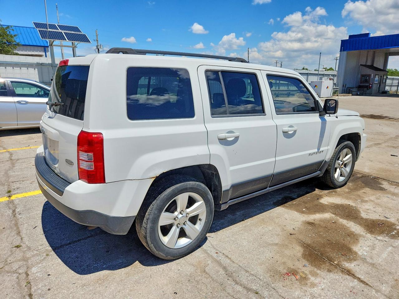 2014 Jeep Patriot Latitude White vin: 1C4NJPFA1ED642898