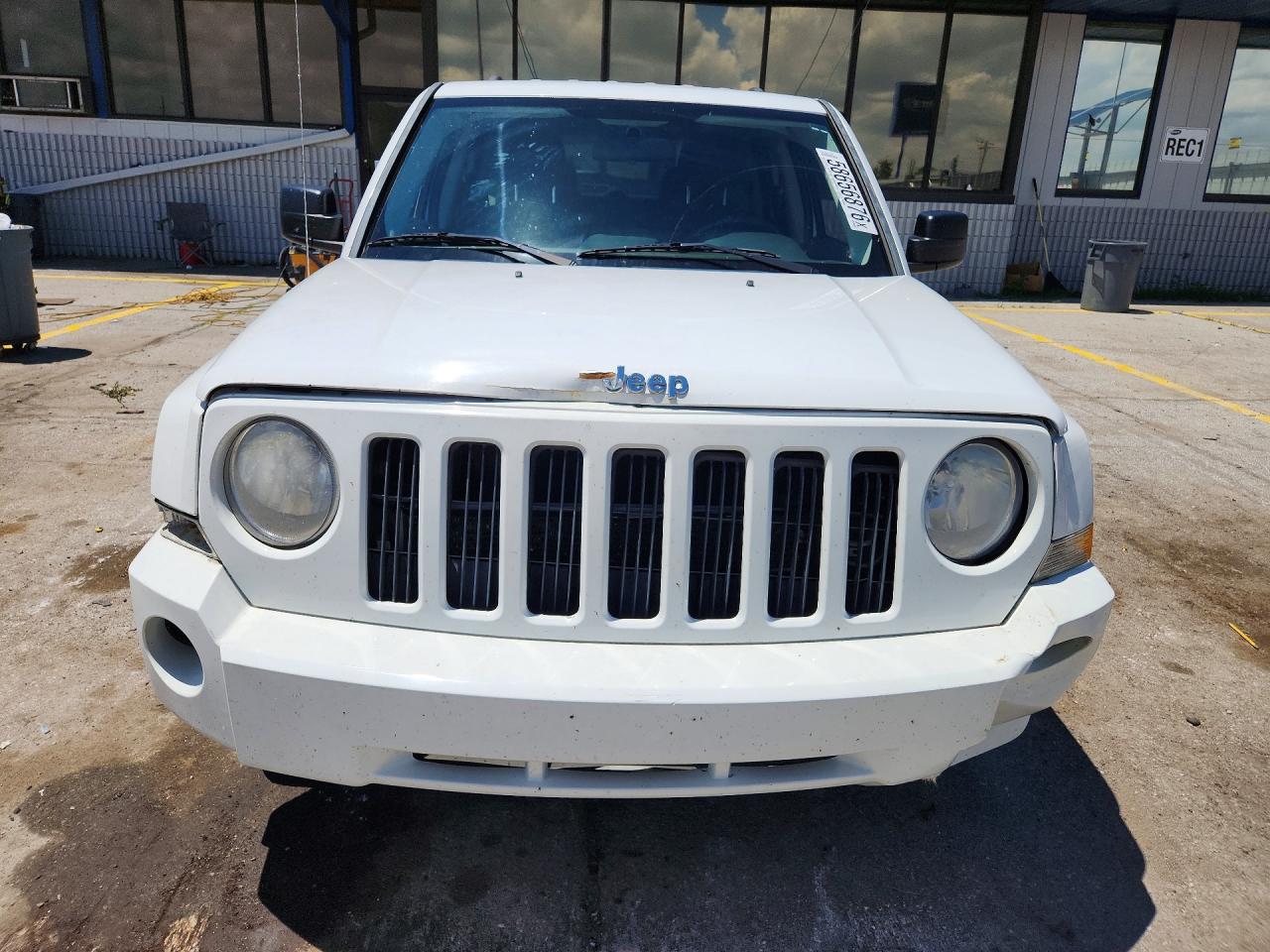 2014 Jeep Patriot Latitude White vin: 1C4NJPFA1ED642898