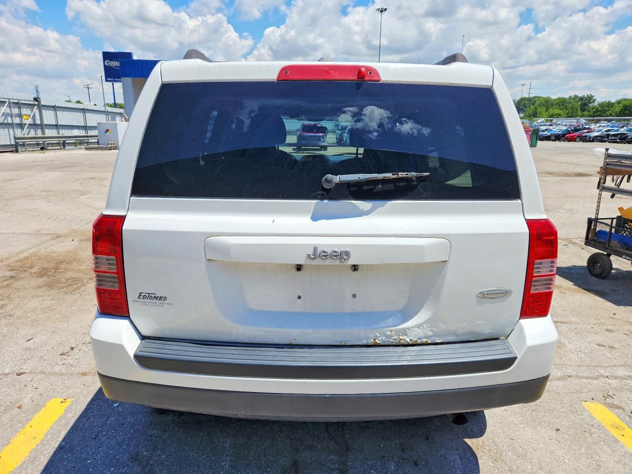2014 Jeep Patriot Latitude White vin: 1C4NJPFA1ED642898