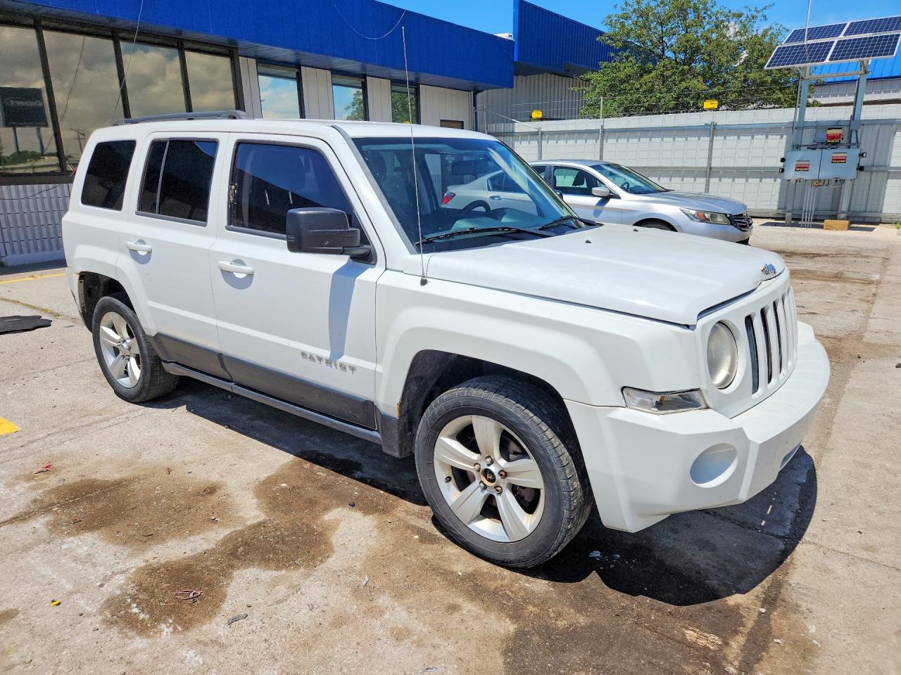 2014 Jeep Patriot Latitude White vin: 1C4NJPFA1ED642898