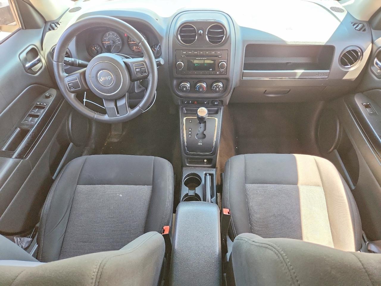 2014 Jeep Patriot Latitude White vin: 1C4NJPFA1ED642898