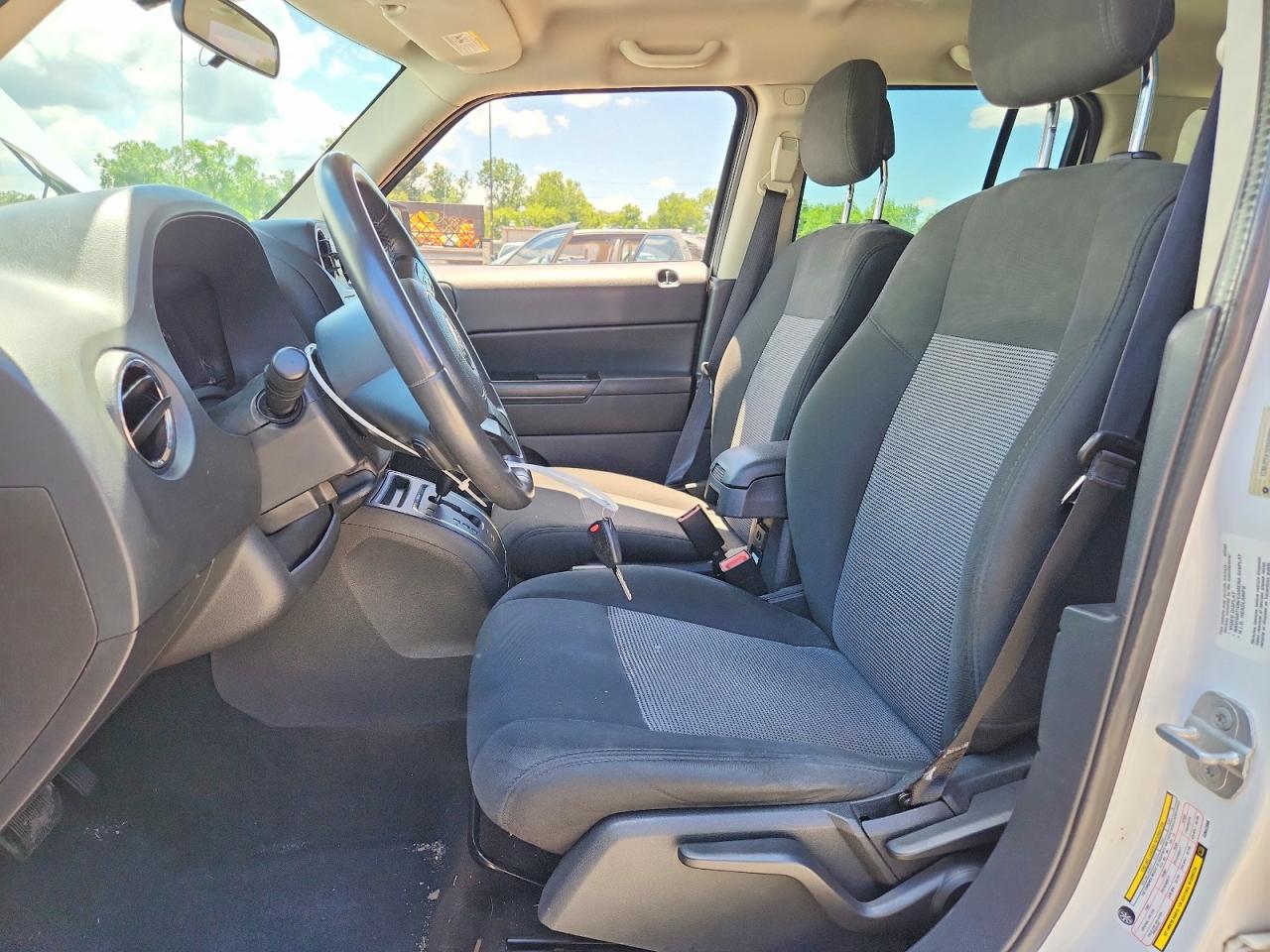 2014 Jeep Patriot Latitude White vin: 1C4NJPFA1ED642898