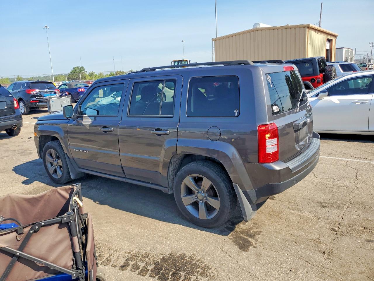 2015 Jeep Patriot Latitude Gray vin: 1C4NJPFA1FD122413