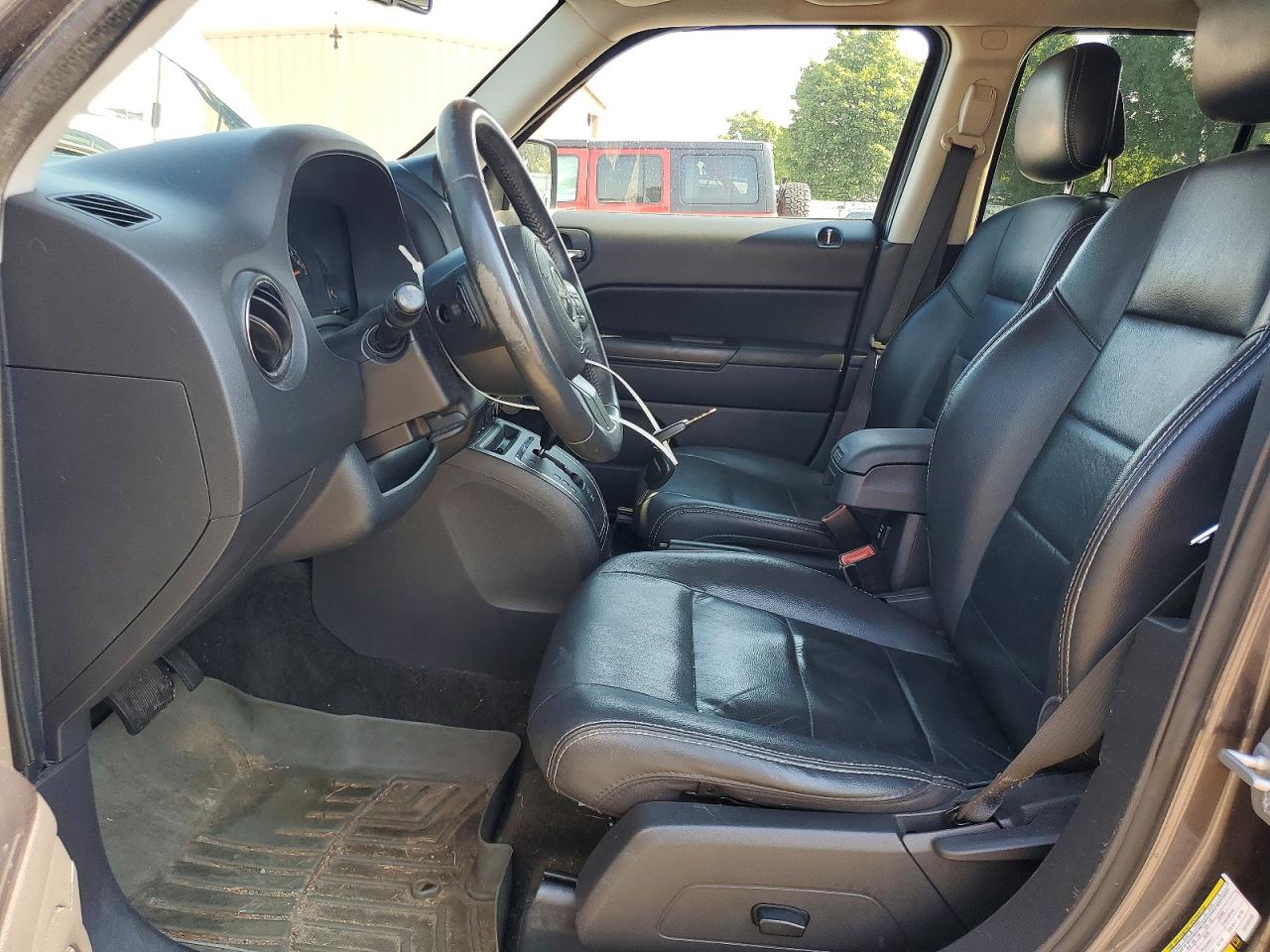 2015 Jeep Patriot Latitude Gray vin: 1C4NJPFA1FD122413