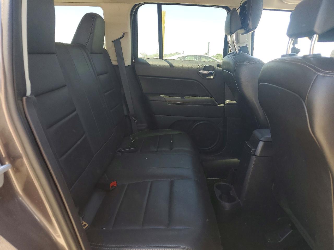 2015 Jeep Patriot Latitude Gray vin: 1C4NJPFA1FD430472