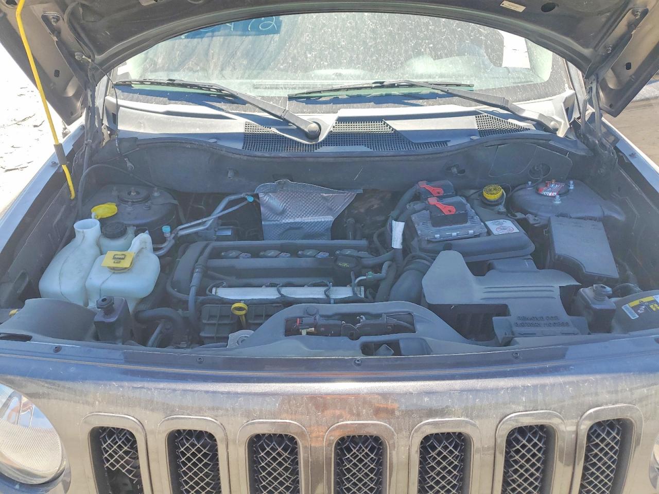 2015 Jeep Patriot Latitude Gray vin: 1C4NJPFA1FD430472